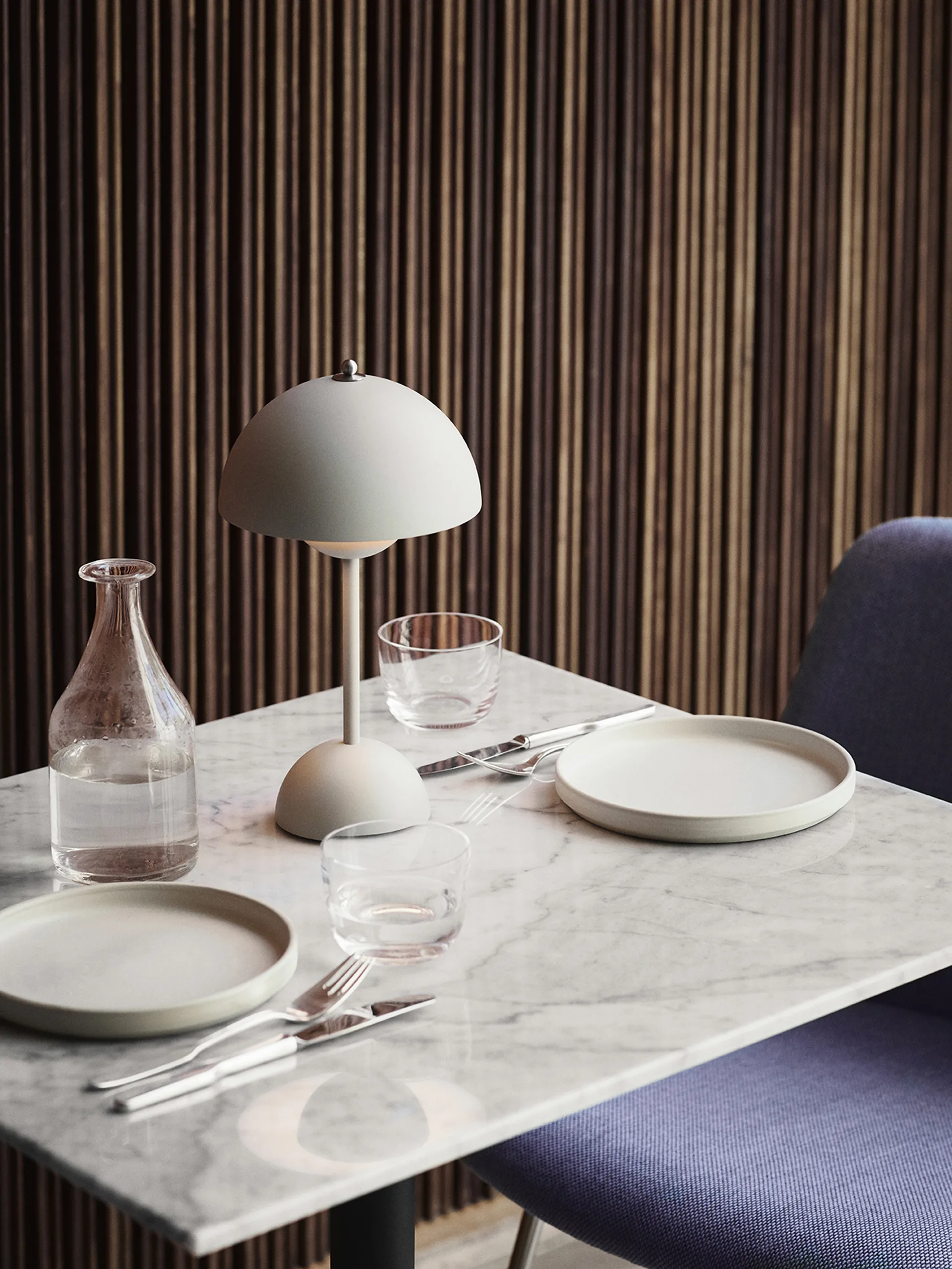 Flowerpot VP9 draagbare tafellamp, Matt white &Tradition