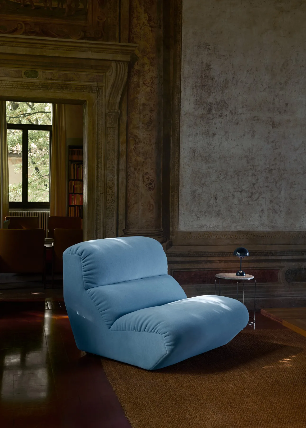 Flowerpot VP9 draagbare tafellamp, Steel blue &Tradition