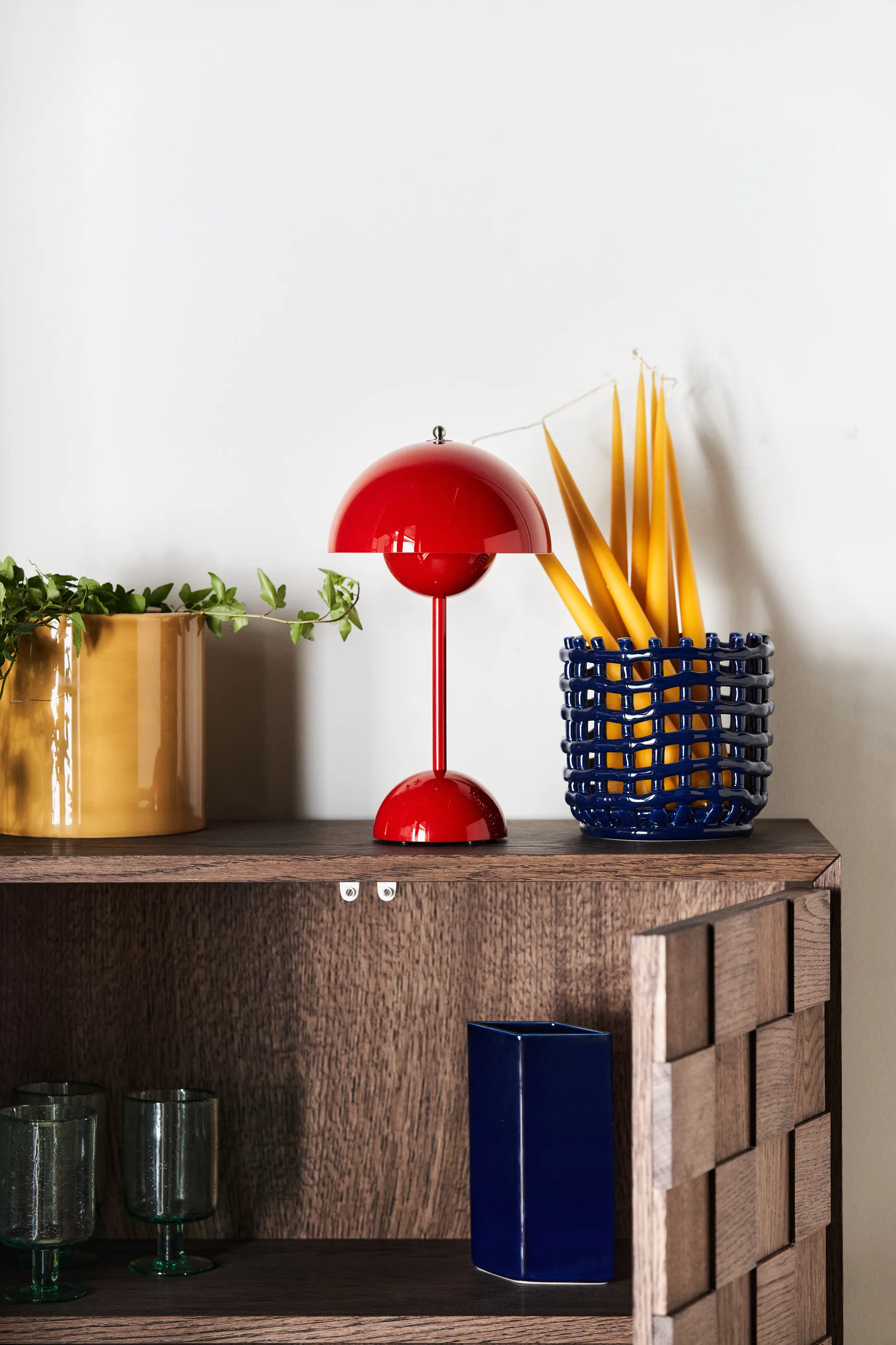 Flowerpot VP9 draagbare tafellamp, Vermilion red &Tradition