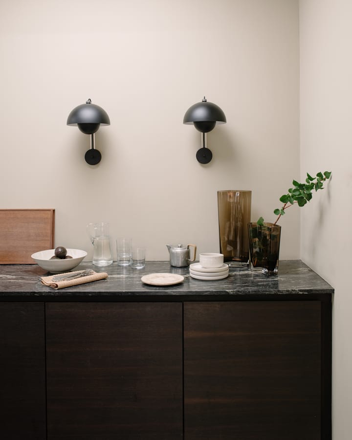 Flowerpot wandlamp VP8, Matt black &Tradition