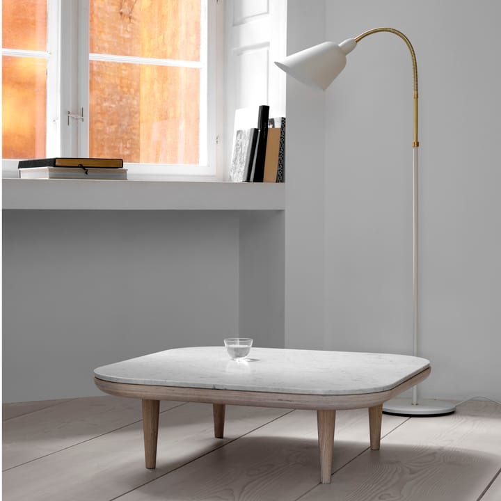 Fly tafel SC4, licht geolied eikenhout + wit marmer &Tradition