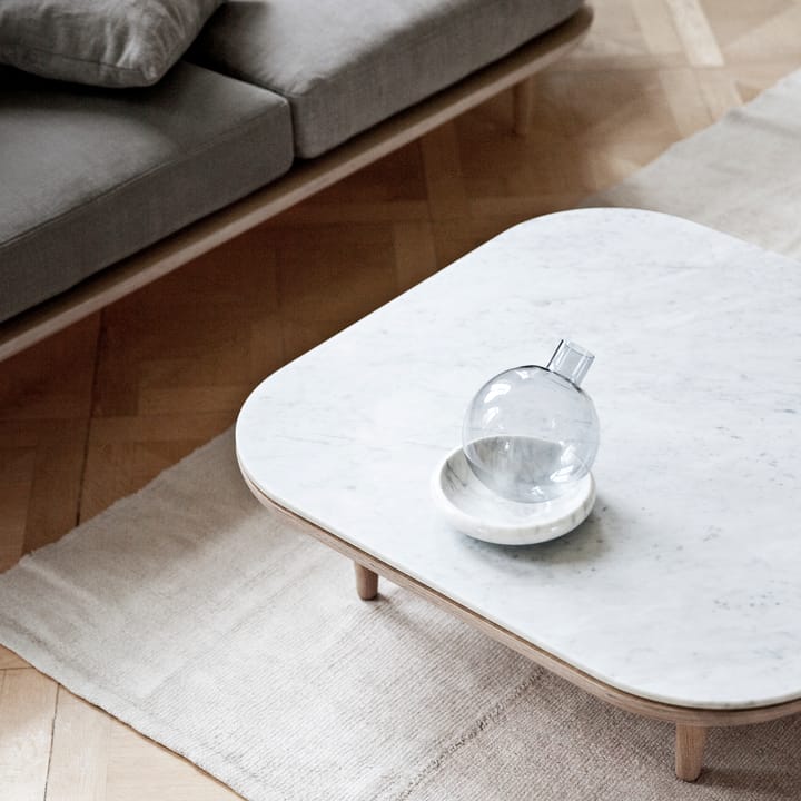 Fly tafel SC4, licht geolied eikenhout + wit marmer &Tradition