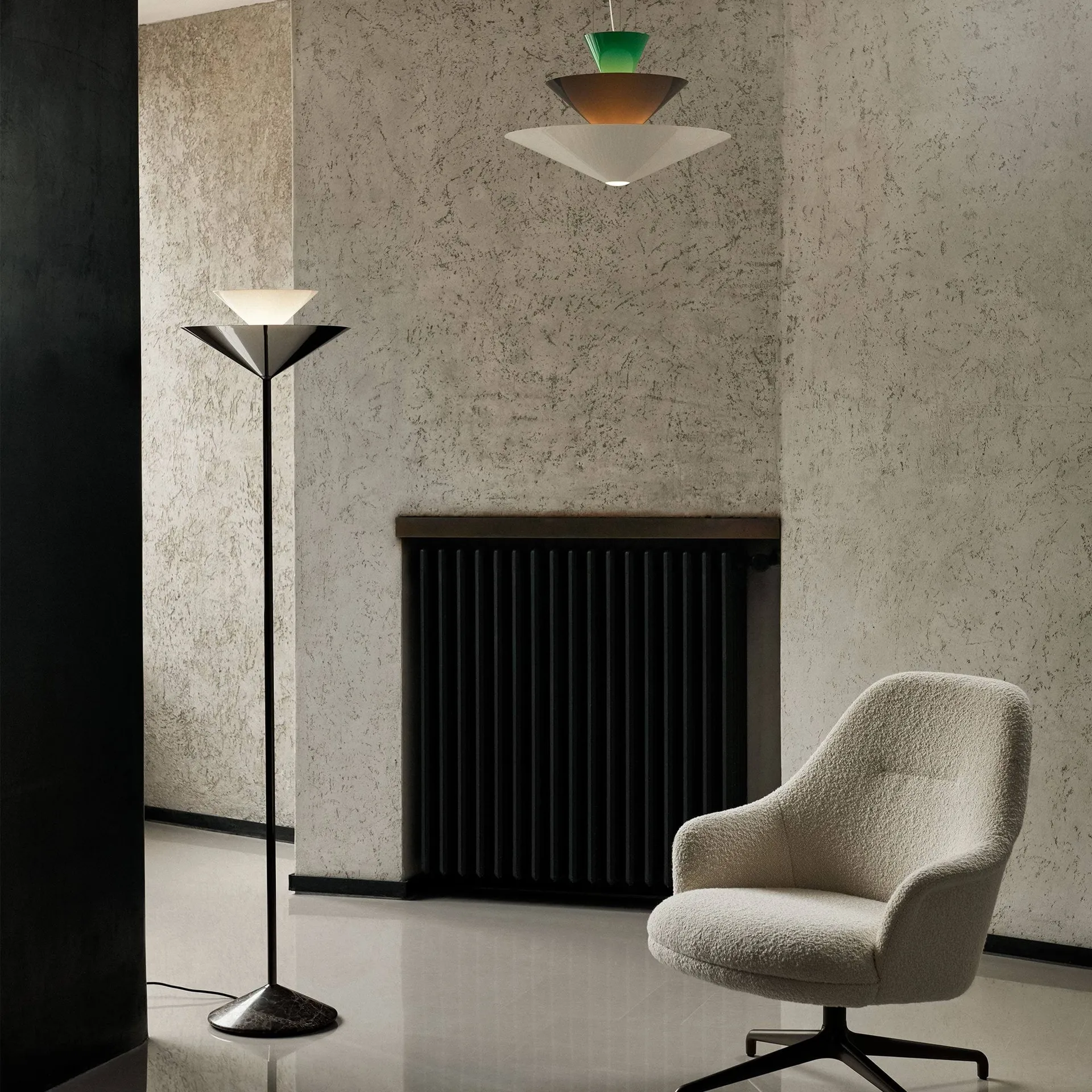 Gio LN 28 vloerlamp, donker chroom, marmer &Tradition