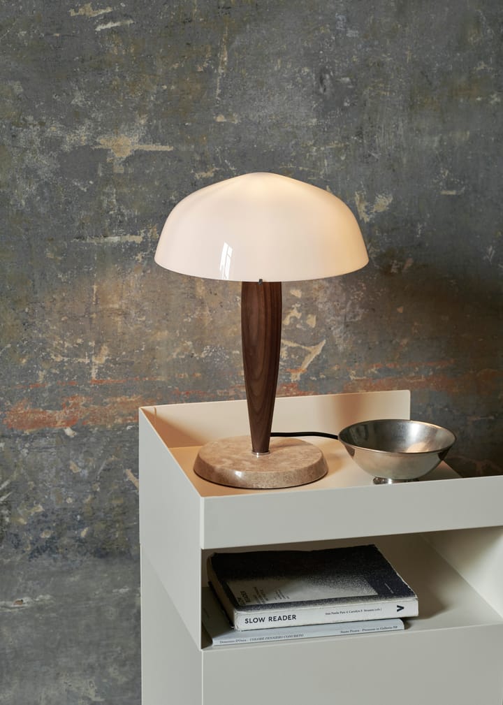 Herman SHY3 tafellamp, walnut & cream marble, textielsnoer &Tradition