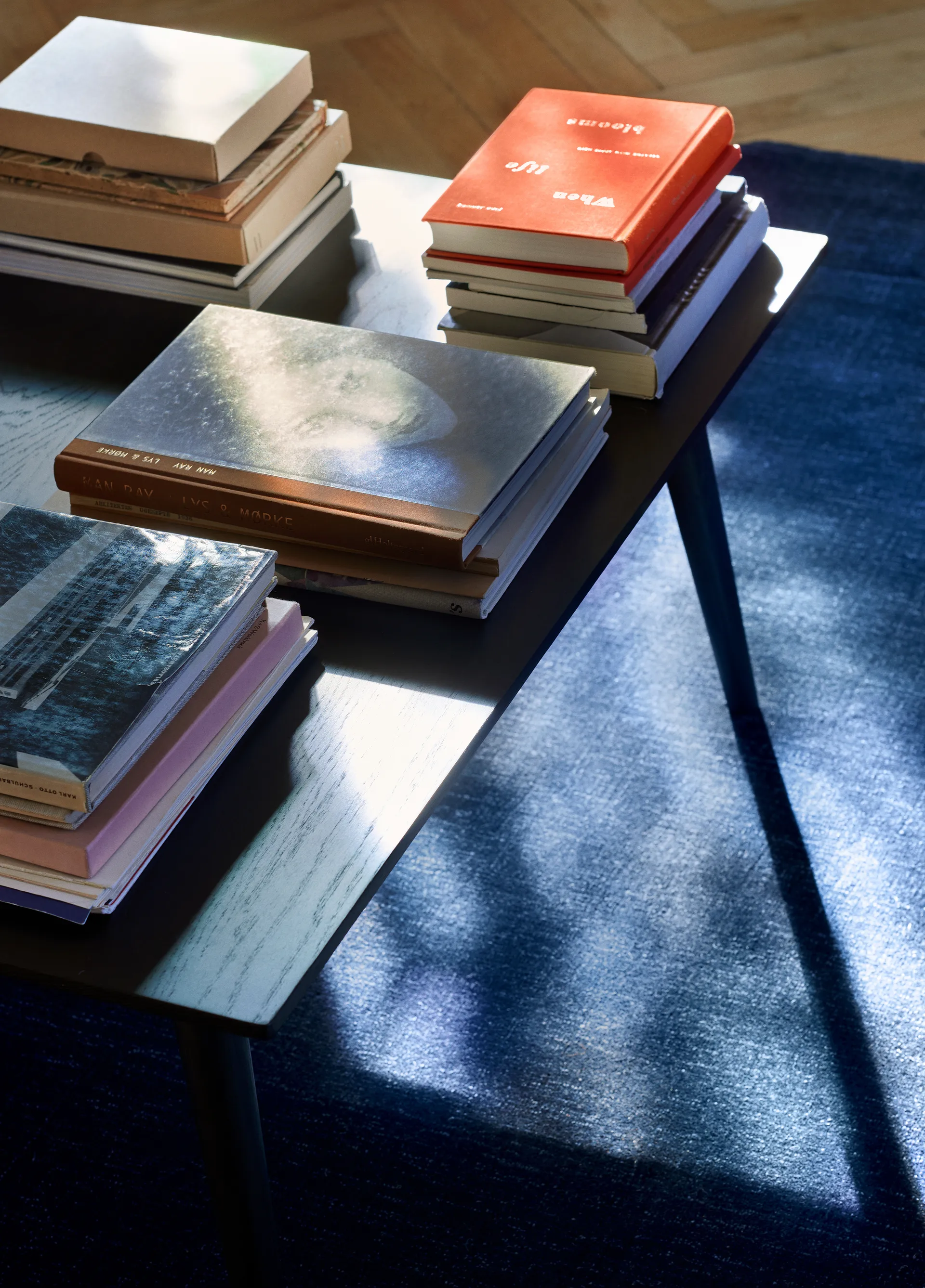 In Between salontafel SK24 90x90 cm, Zwartgelakt eikenhout &Tradition