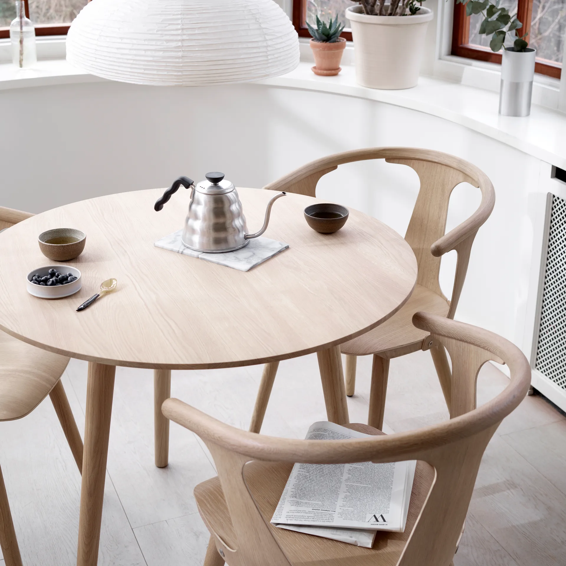 In Between stoel SK1, Geolied eikenhout &Tradition