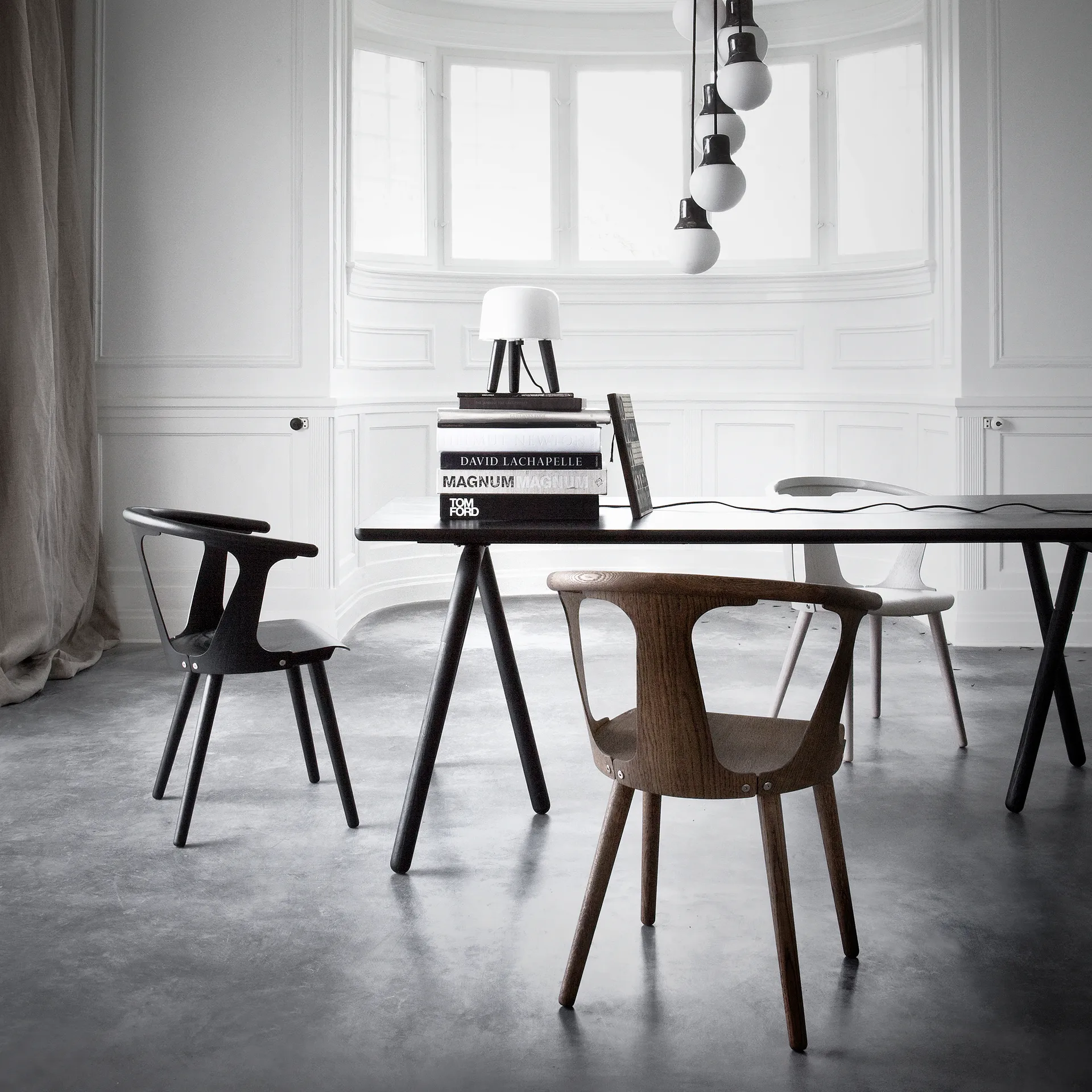 In Between stoel SK1, gerookt geolied eiken &Tradition