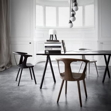 In Between stoel SK1 - gerookt geolied eiken - &Tradition