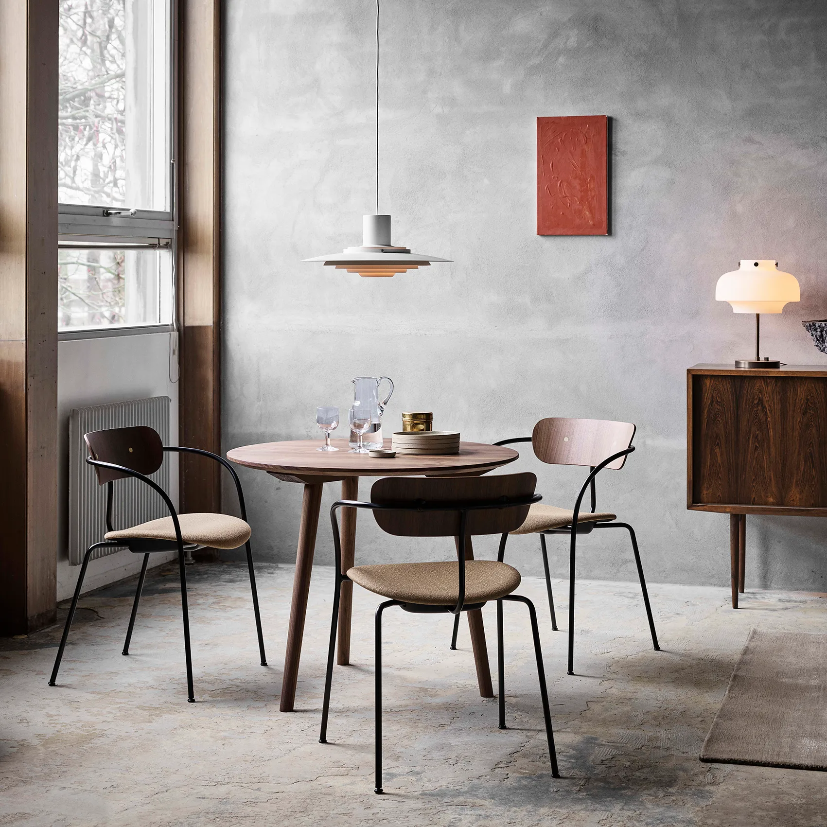 In Between tafel SK3, Walnoot &Tradition