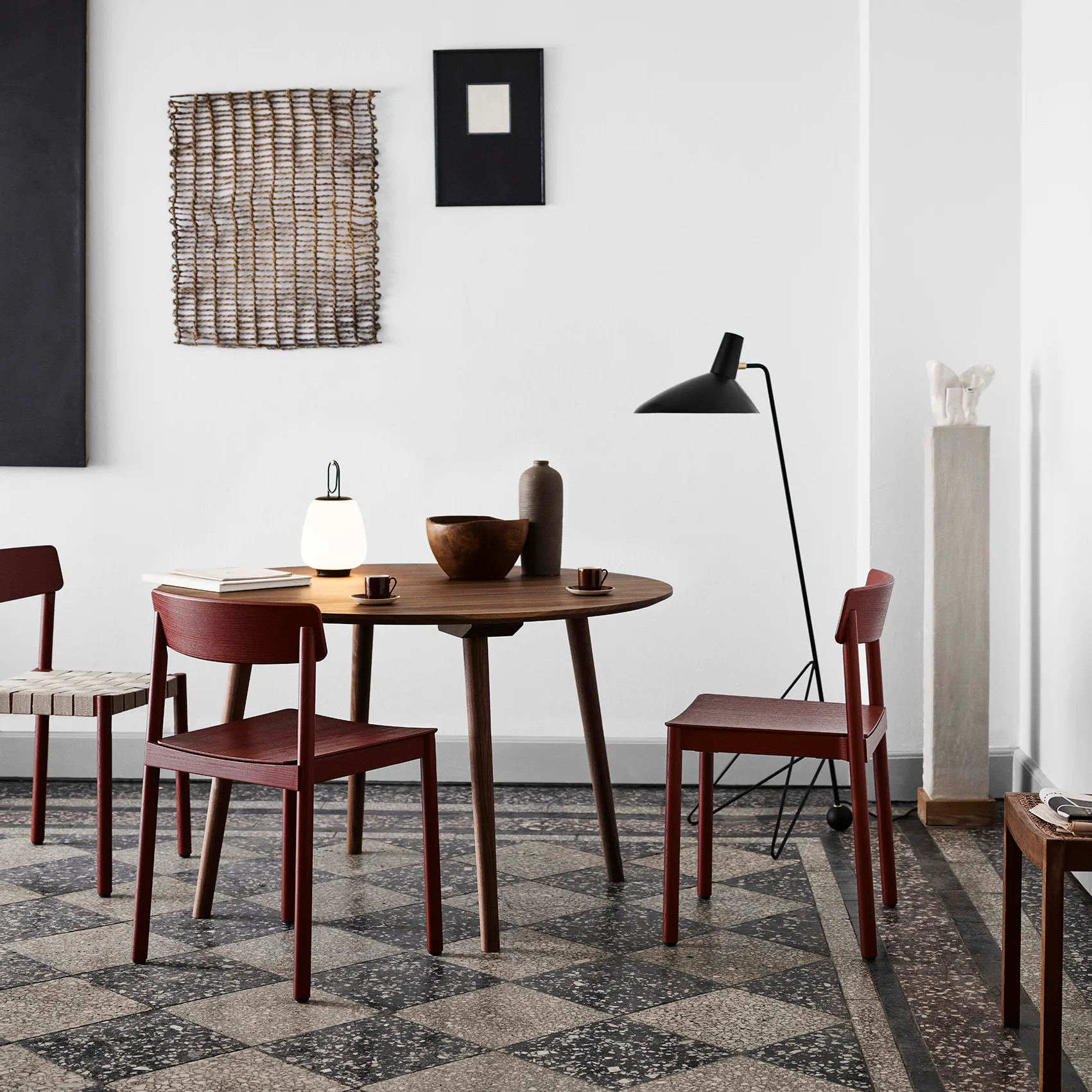 In Between tafel SK4, Walnoot &Tradition