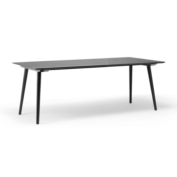 In Between tafel SK5, Zwartgelakt eikenhout &Tradition