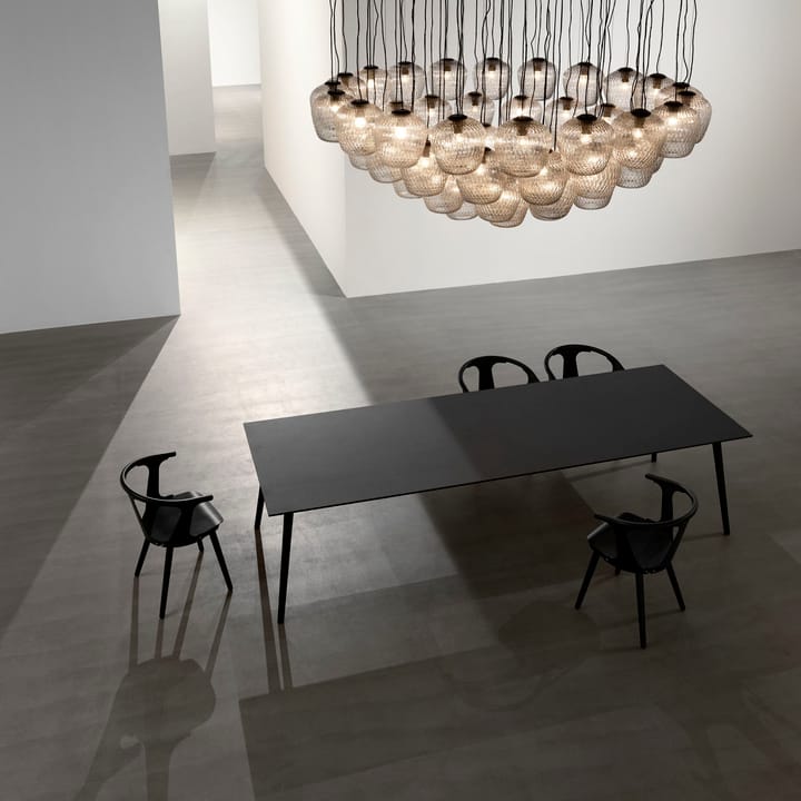 In Between tafel SK6, Zwartgelazuurd eikenhout &Tradition