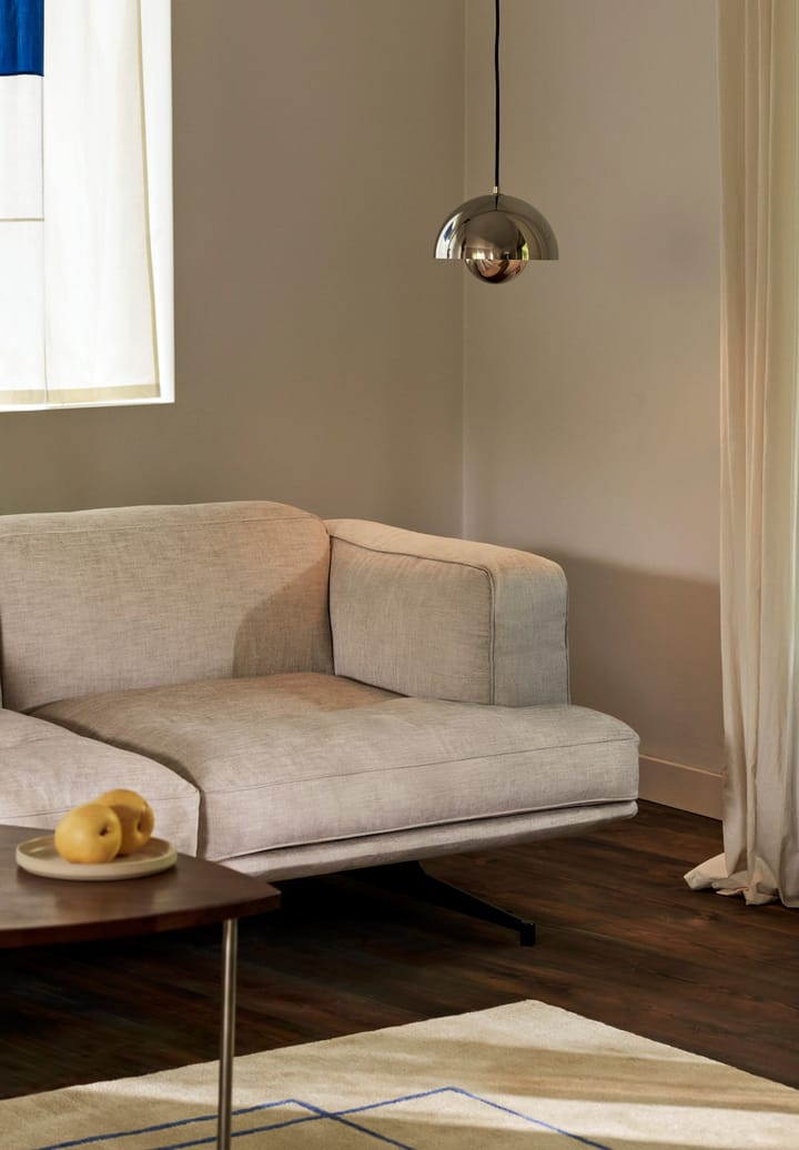 Inland AV22 2-zitsbank, Clay 0011-warm black &Tradition