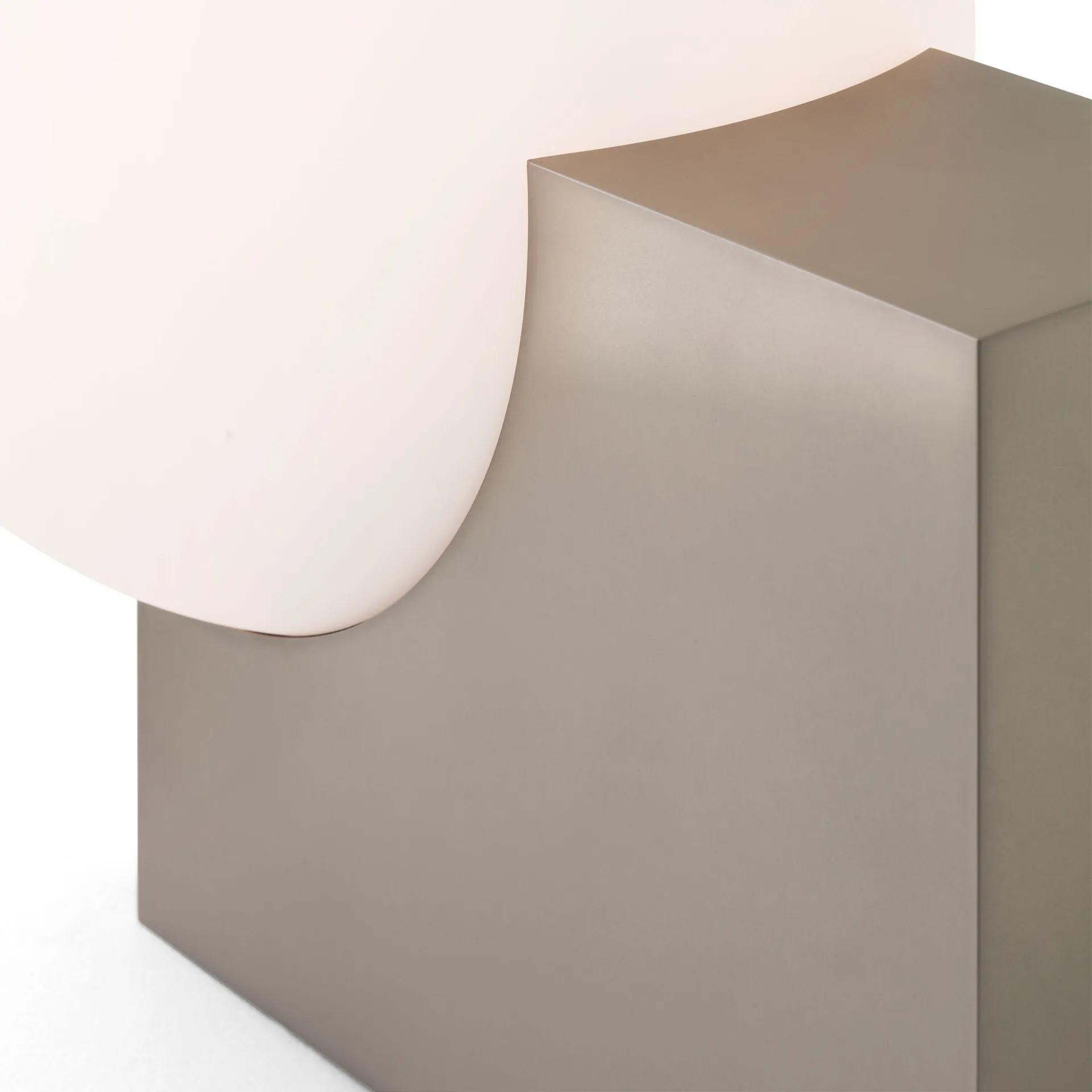 Journey SHY4 vloerlamp, Geborsteld staal-opaalglas &Tradition