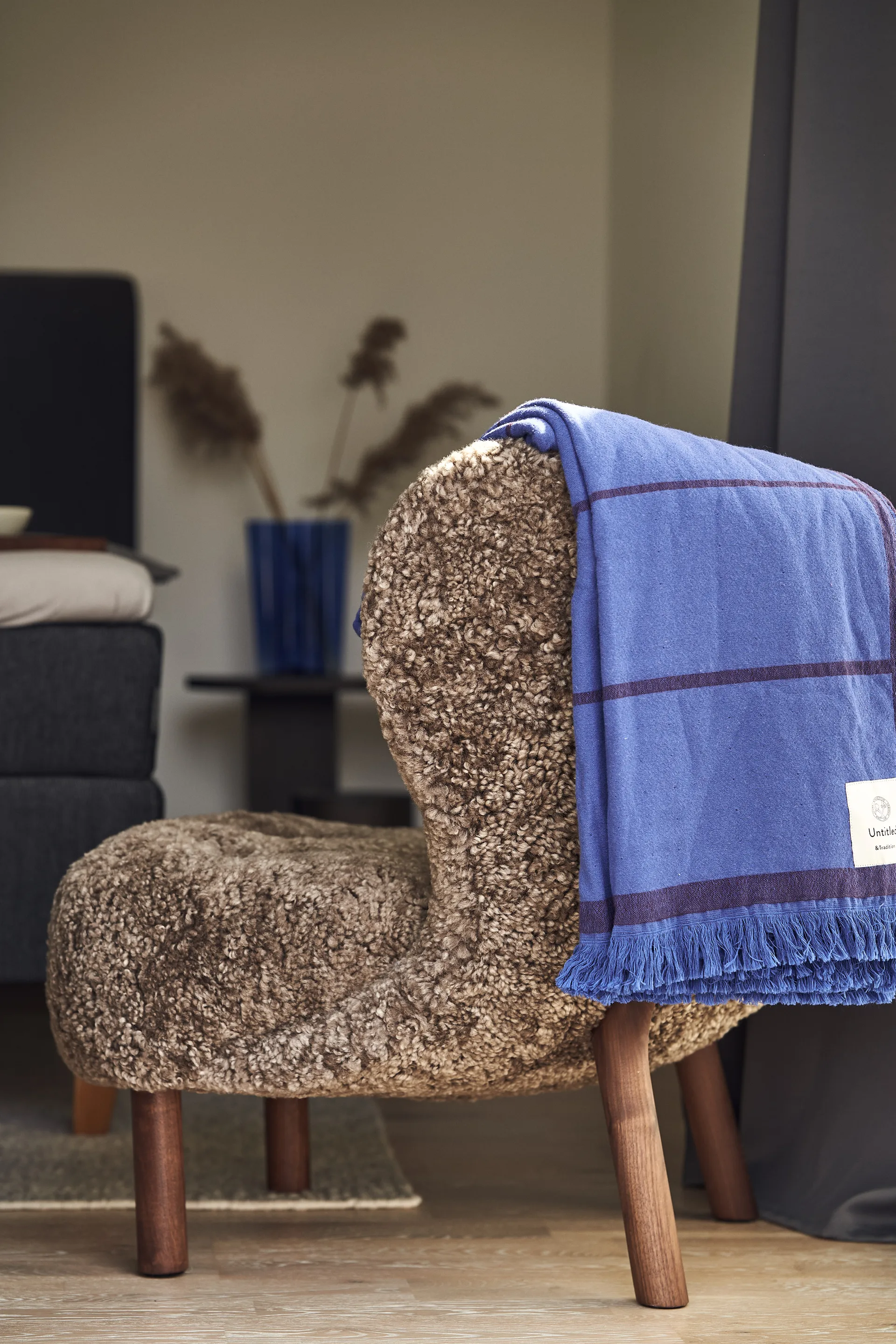 Little Petra VB1 fauteuil, Geolied walnoot-Sahara &Tradition