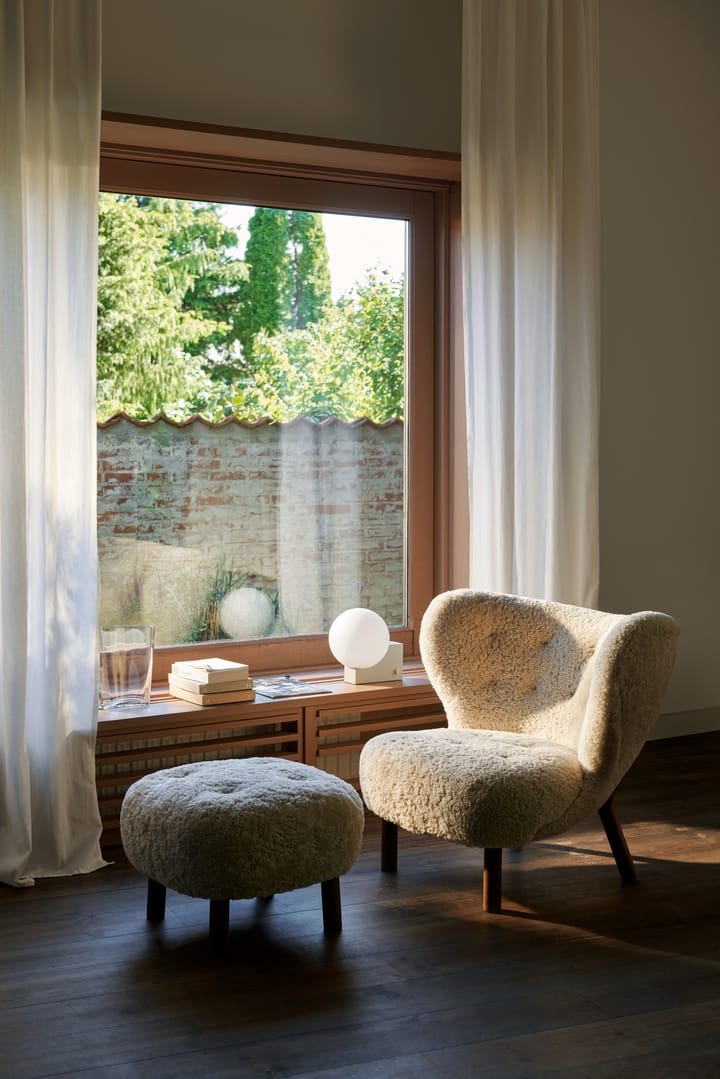 Little Petra VB1 fauteuil incl. poef ATD1, Geolied walnoot-Moonlight &Tradition