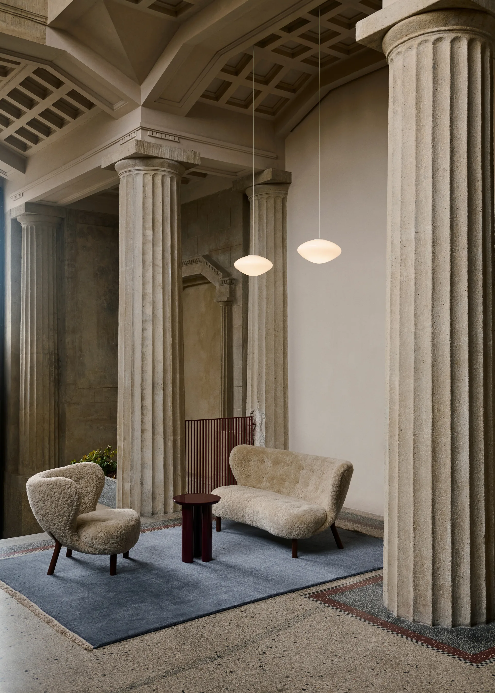 Little Petra VB2 bank, Geolied walnoothout-Moonlight &Tradition