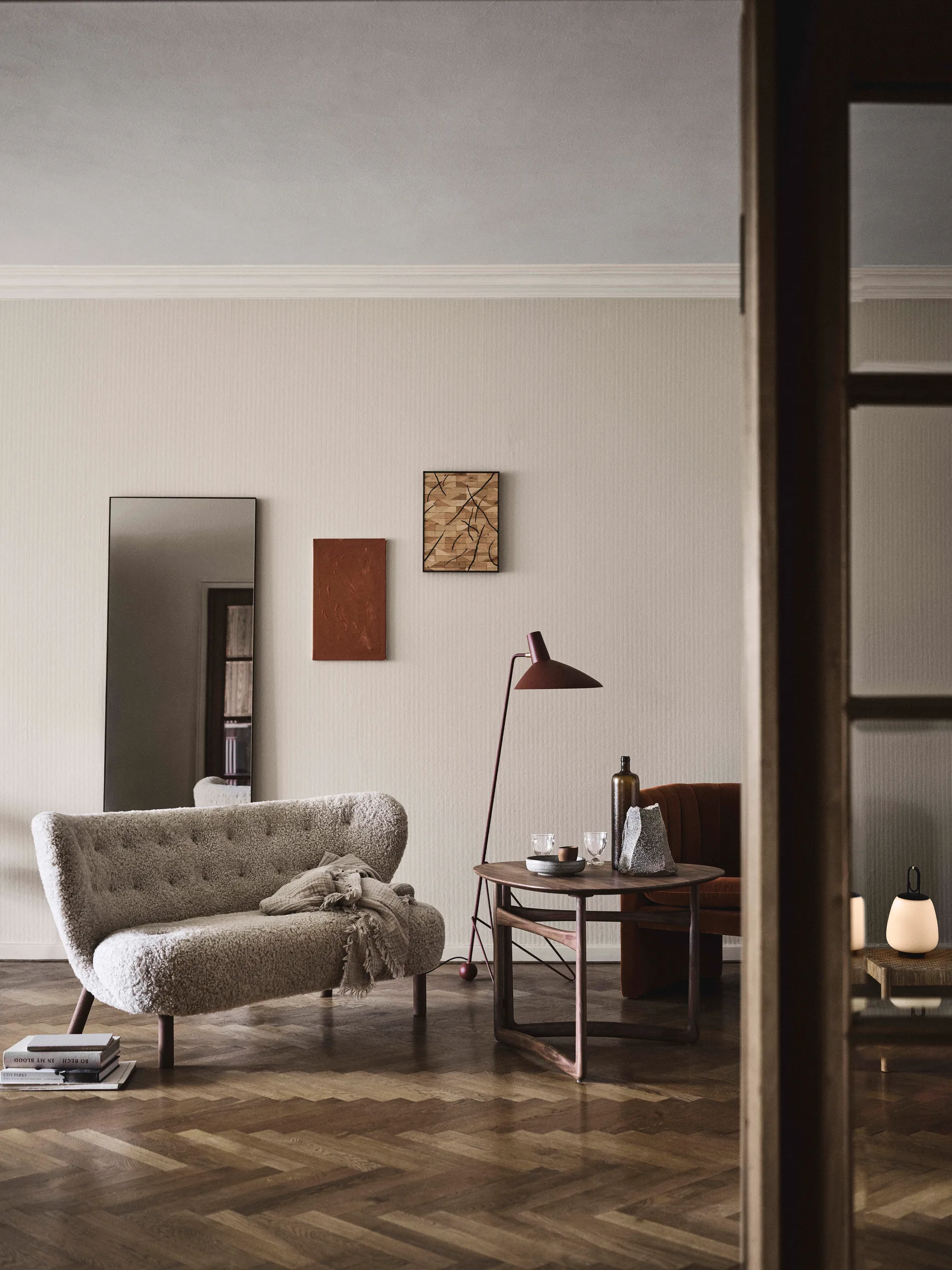 Little Petra VB2 bank, Geolied walnoothout-Moonlight &Tradition