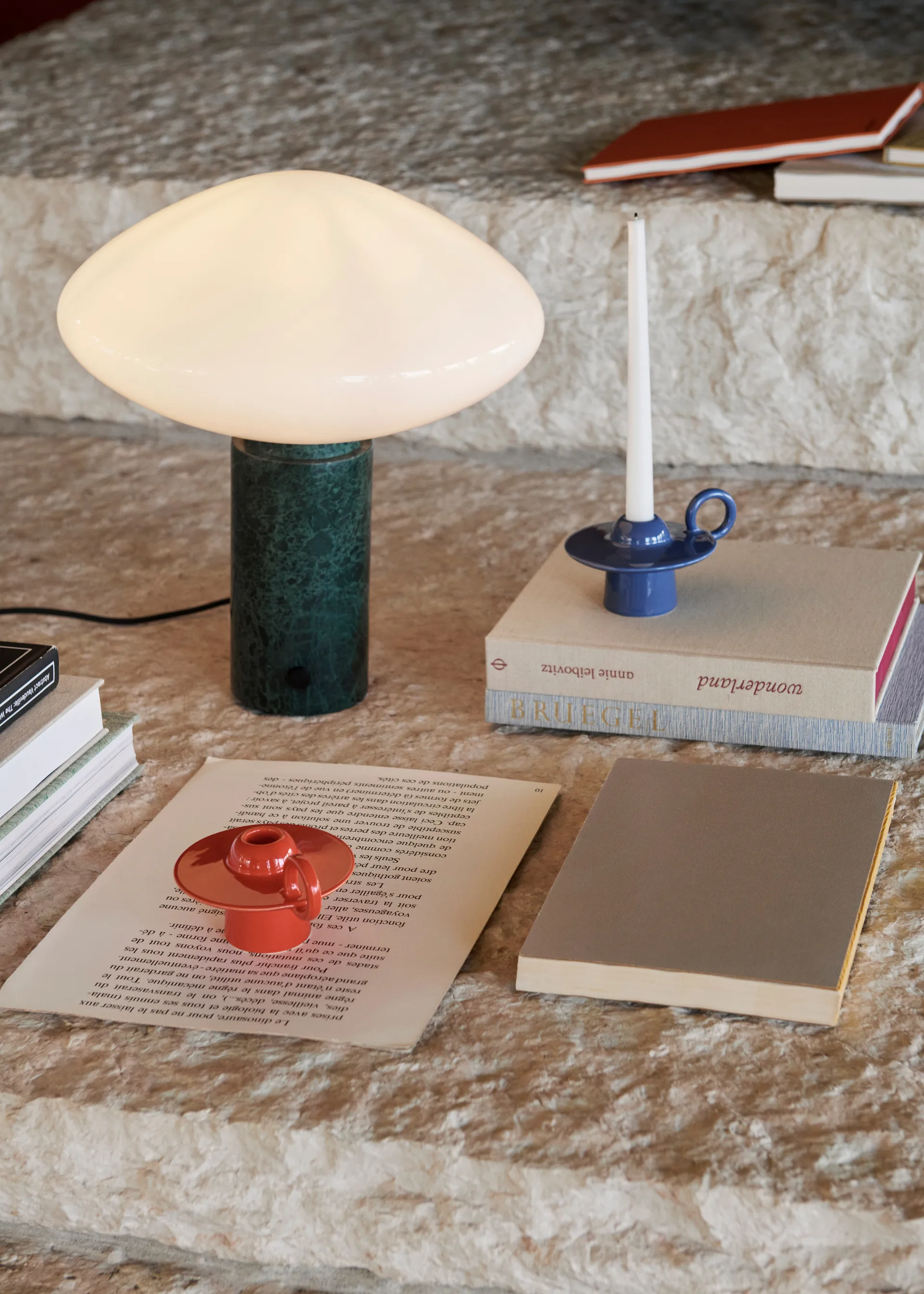 Mist AP17 tafellamp Ø37 cm, Matt White & Guatemala Verde &Tradition