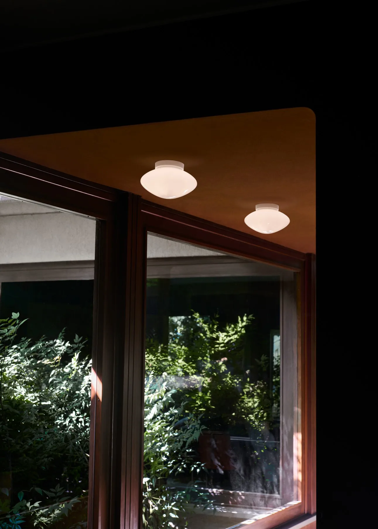 Mist AP22 plafondlamp/wandlamp Ø25 cm, White-opal glass &Tradition