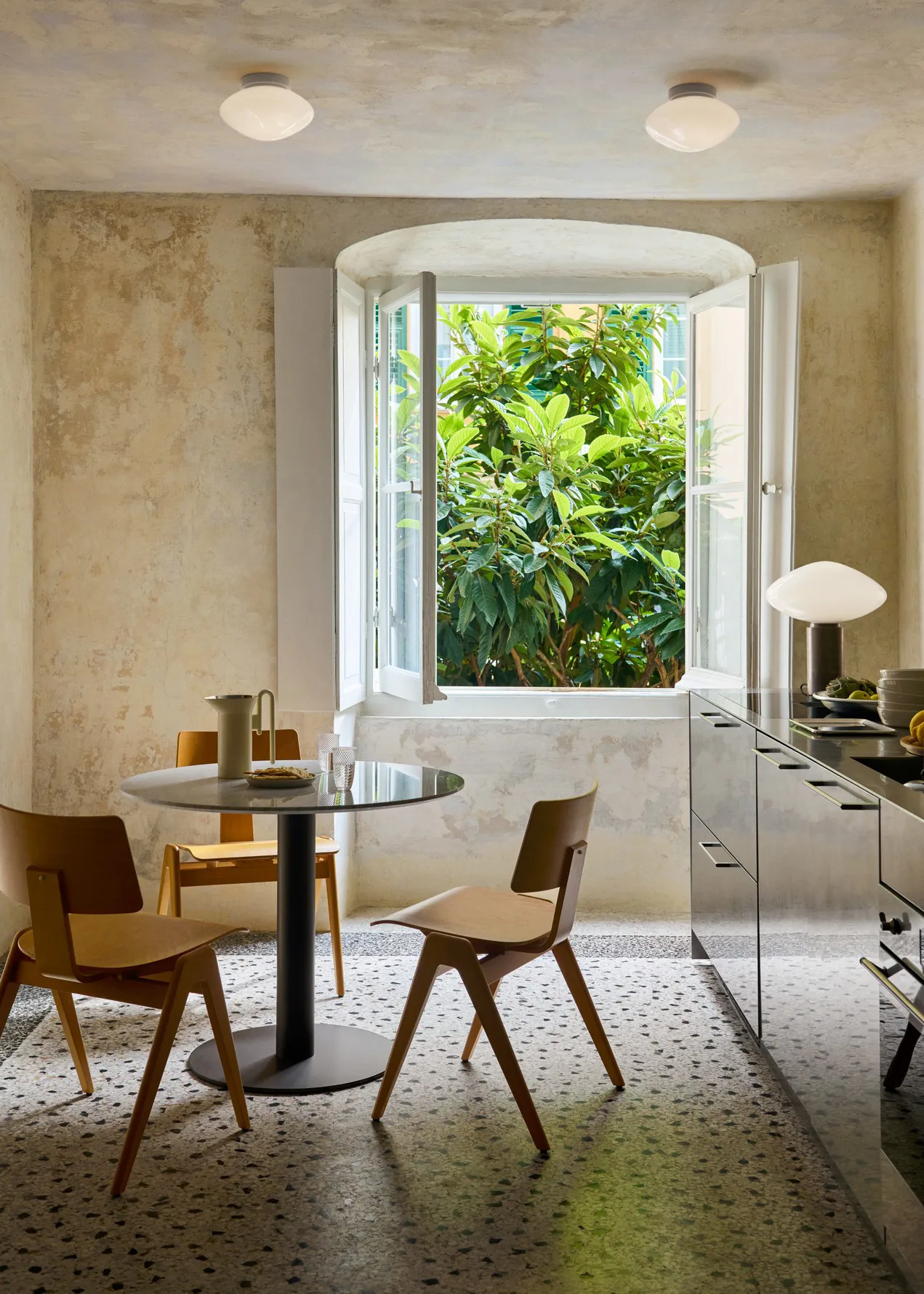 Mist AP22 plafondlamp/wandlamp Ø25 cm, White-opal glass &Tradition