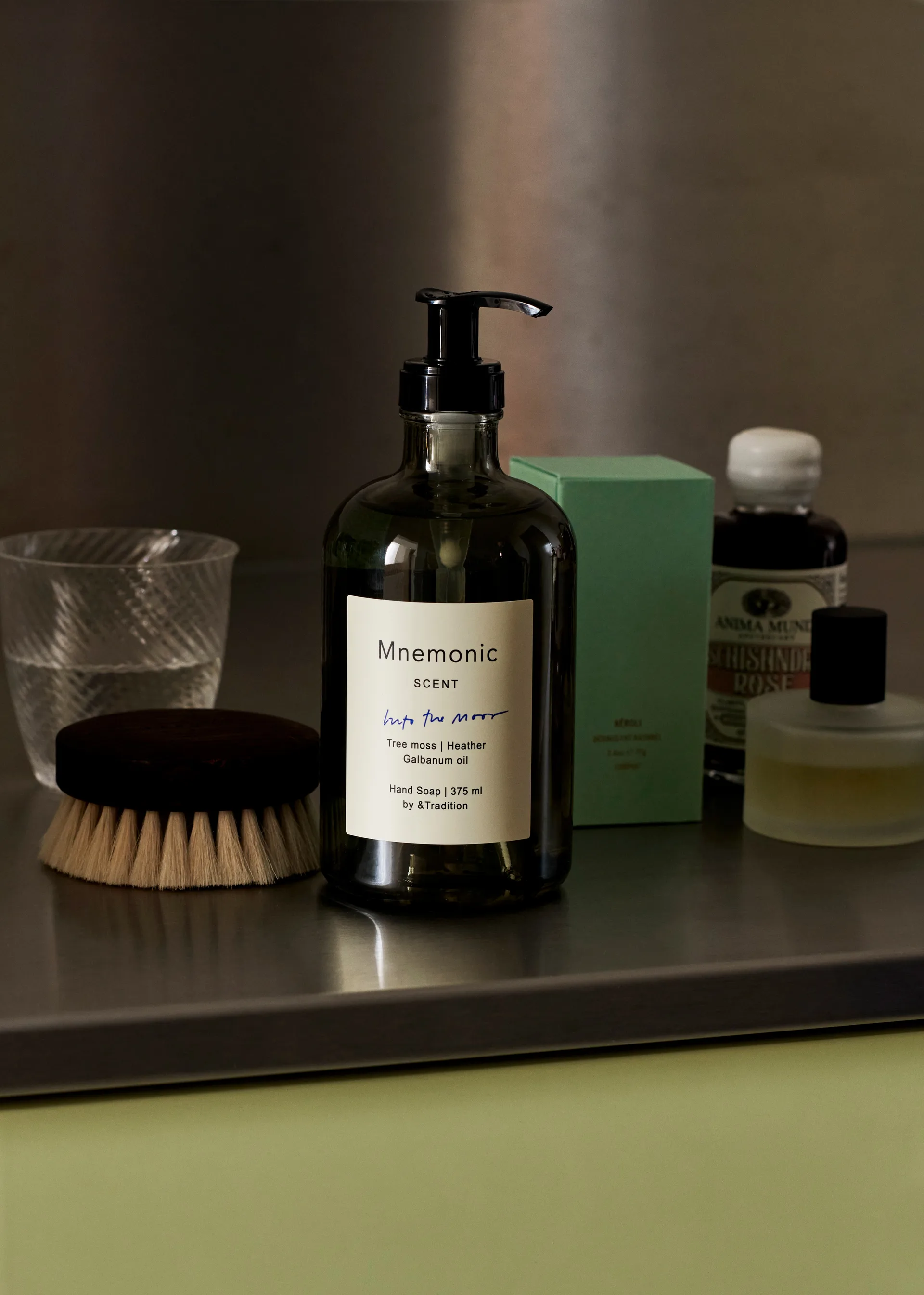 Mnemonic MNC1 handzeep 375 ml, Into the moor &Tradition