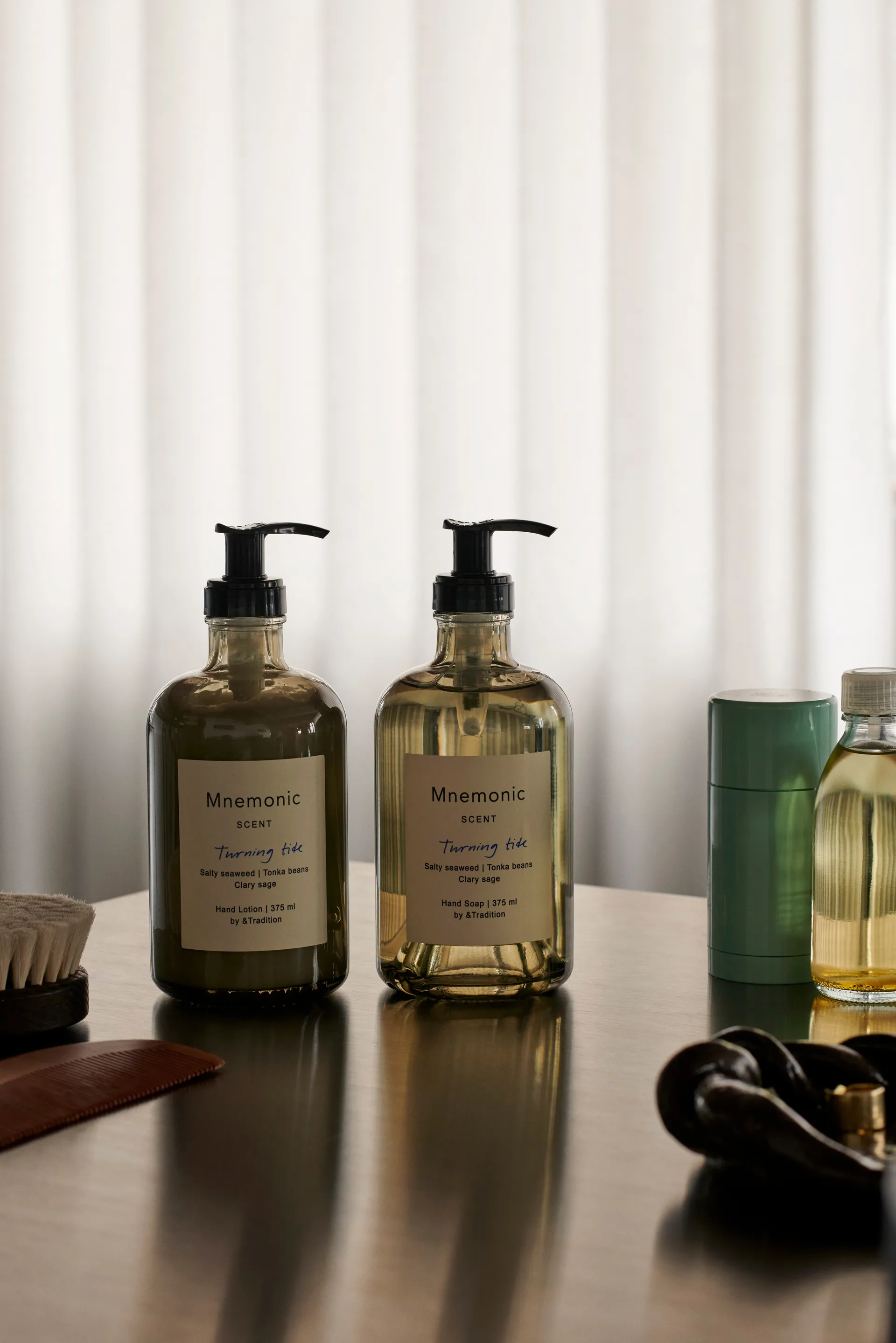 Mnemonic MNC1 handzeep 375 ml, Turning turning tide &Tradition