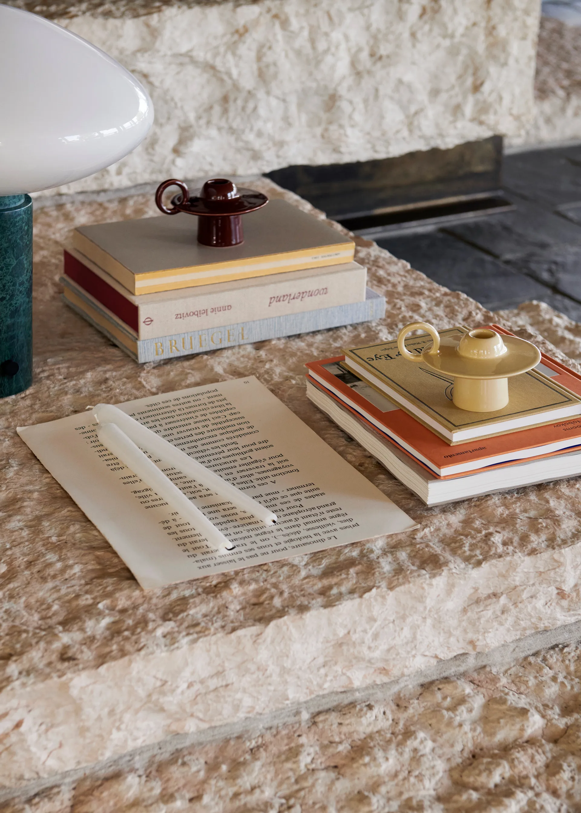 Momento JH39 kaarsenhouder, Red Brown &Tradition