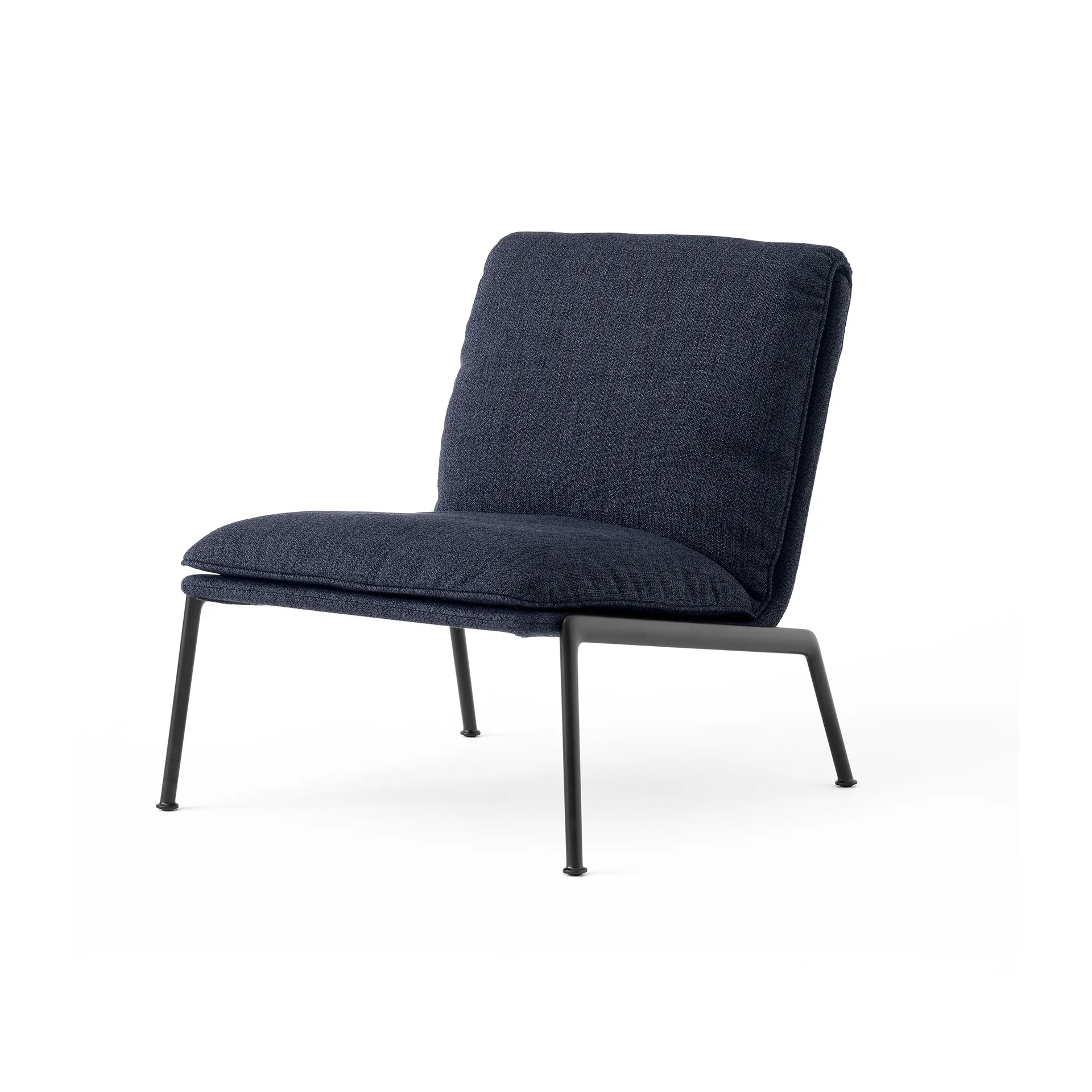 Muno LN18 loungefauteuil, Warm black-Ecriture 0780 &Tradition