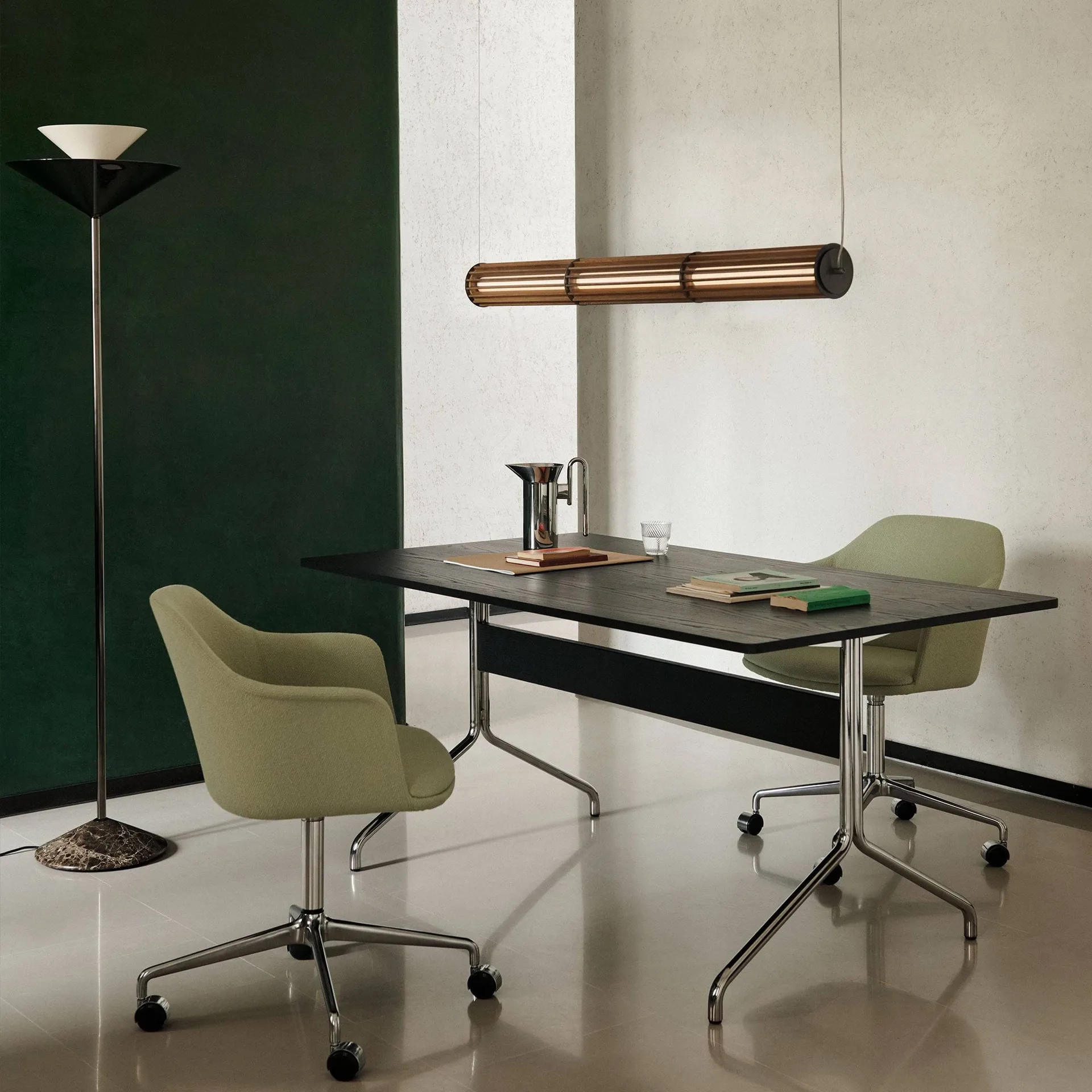 Numbra TY1 hanglamp, Gelakt eiken-getrommeld aluminium &Tradition