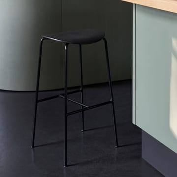 Pavilion AV37 barkruk 68 cm - Black-black lacquered oak - &Tradition