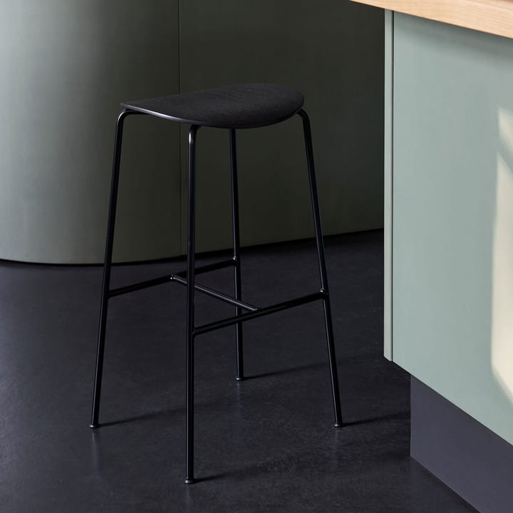 Pavilion AV37 barkruk 68 cm, Black-black lacquered oak &Tradition