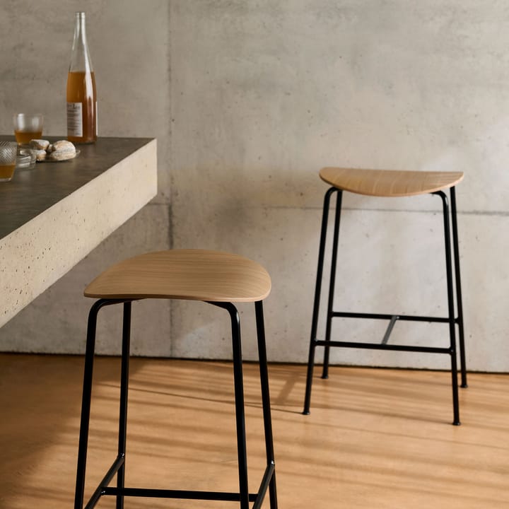 Pavilion AV38 barkruk 79 cm, Black-lacquered oak &Tradition