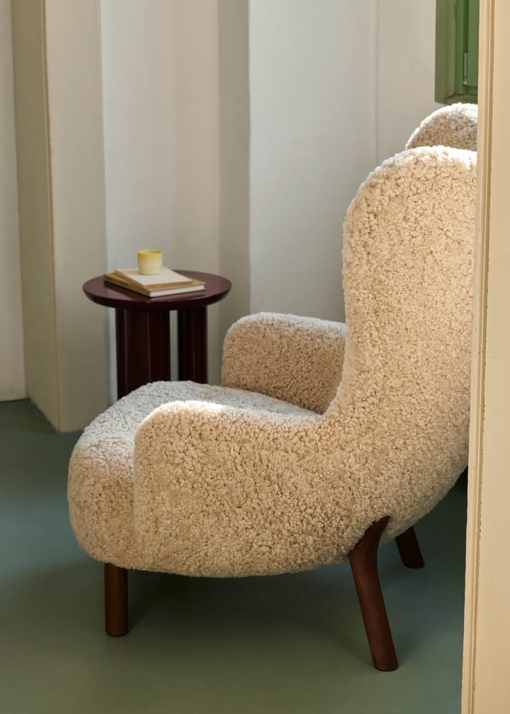 Petra VB3 High fauteuil incl. poef ATD1 - Geoliede walnoot-Sheepskin Moonlight - &Tradition