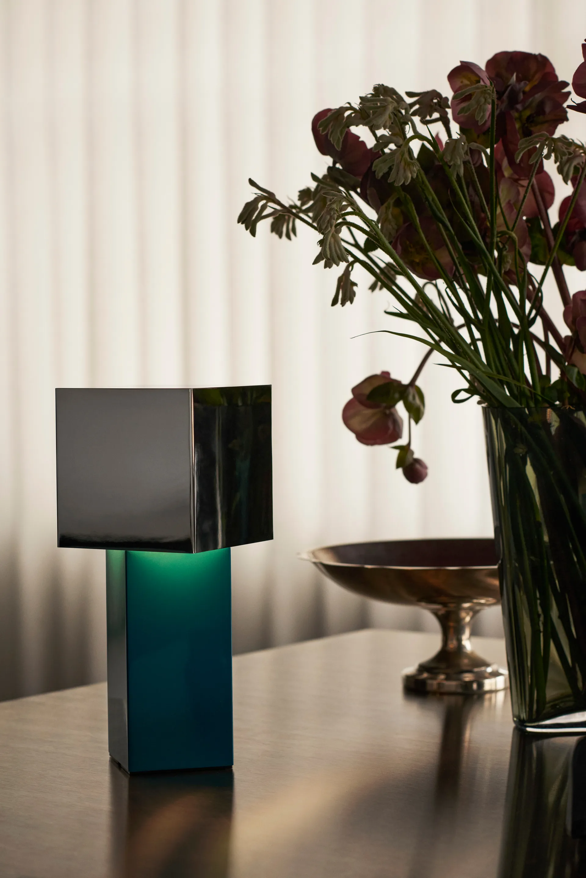 Pivot ATD7 draagbare lamp, Blue silver &Tradition