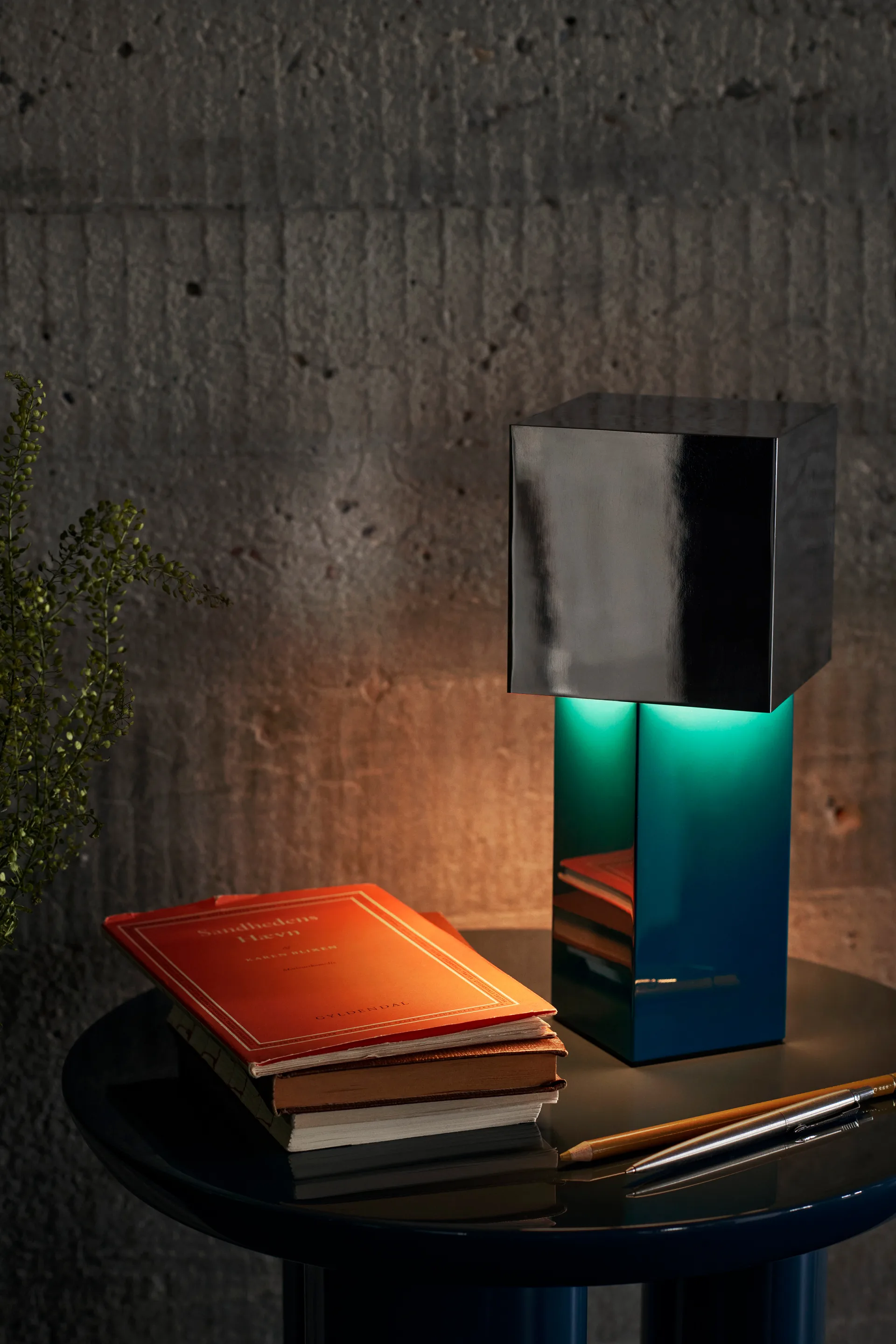 Pivot ATD7 draagbare lamp, Blue silver &Tradition