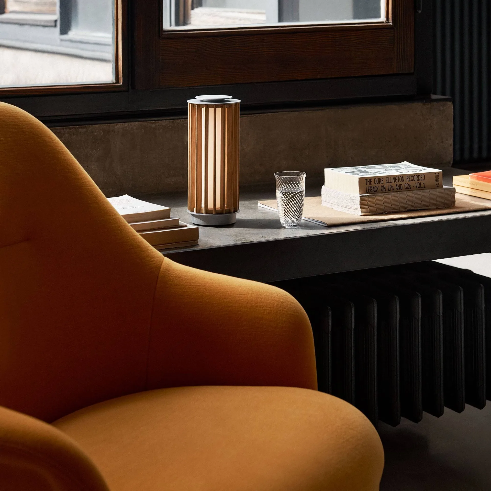 Rely HW139 loungestoel, Gentle 0433-aluminium &Tradition