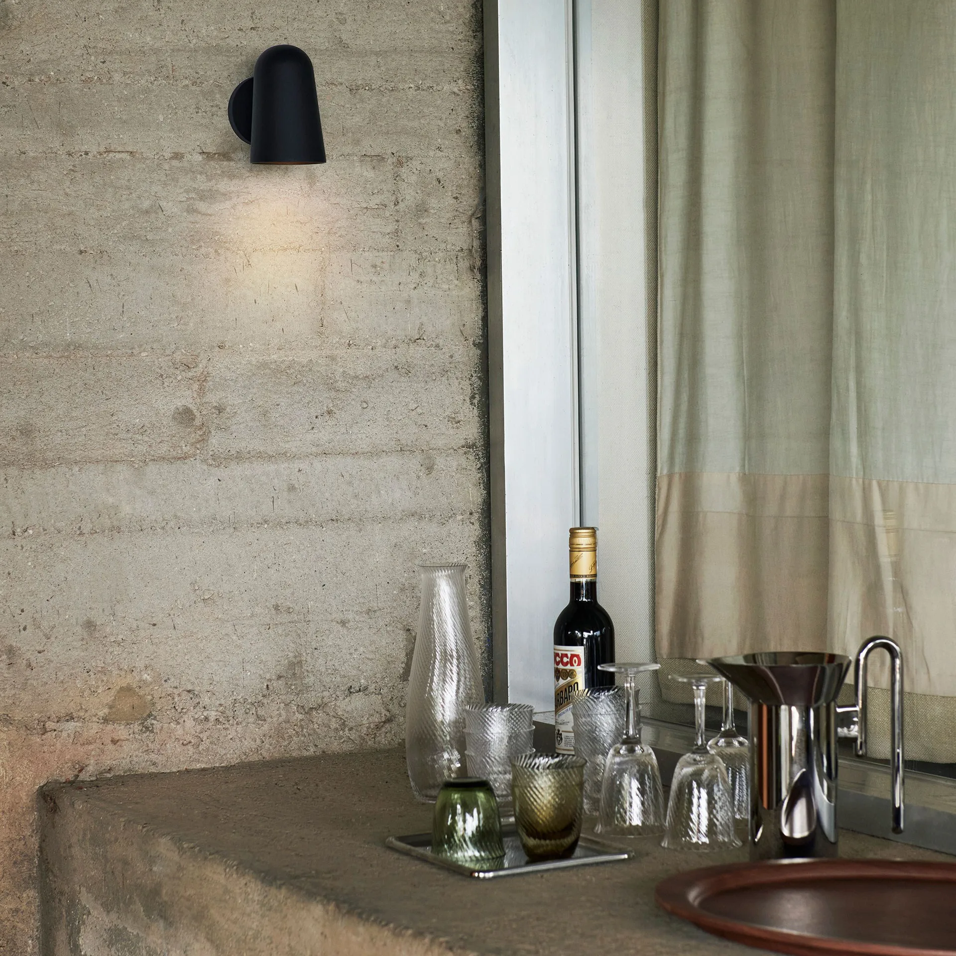 Solid SC104 wandlamp, Black &Tradition