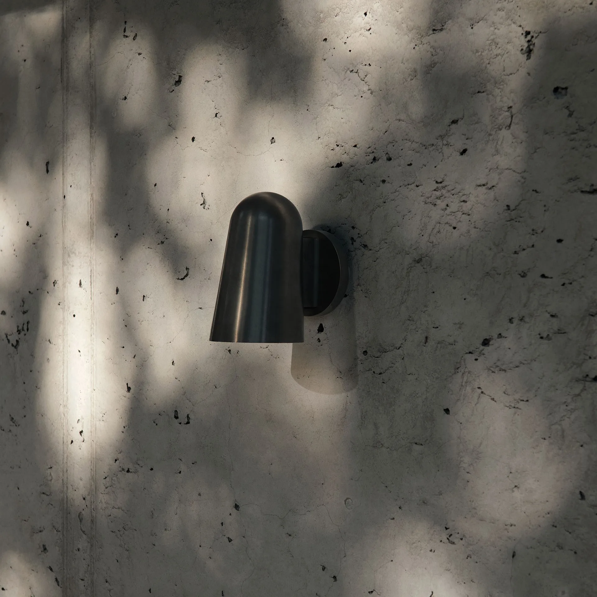 Solid SC105 wandlamp, Bronzed brass &Tradition