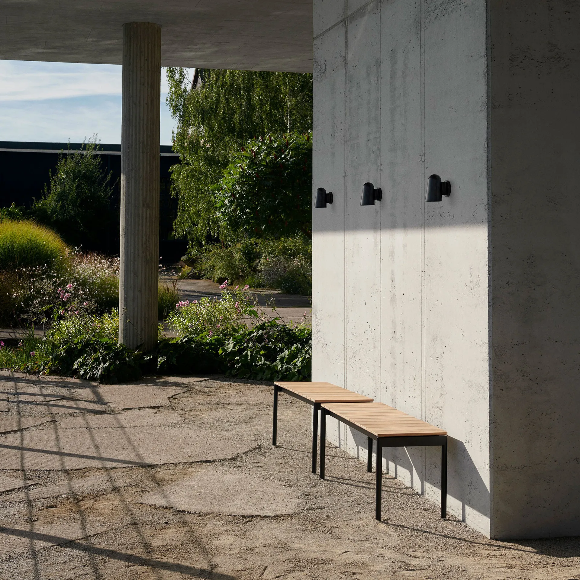 Solid SC105 wandlamp, Bronzed brass &Tradition