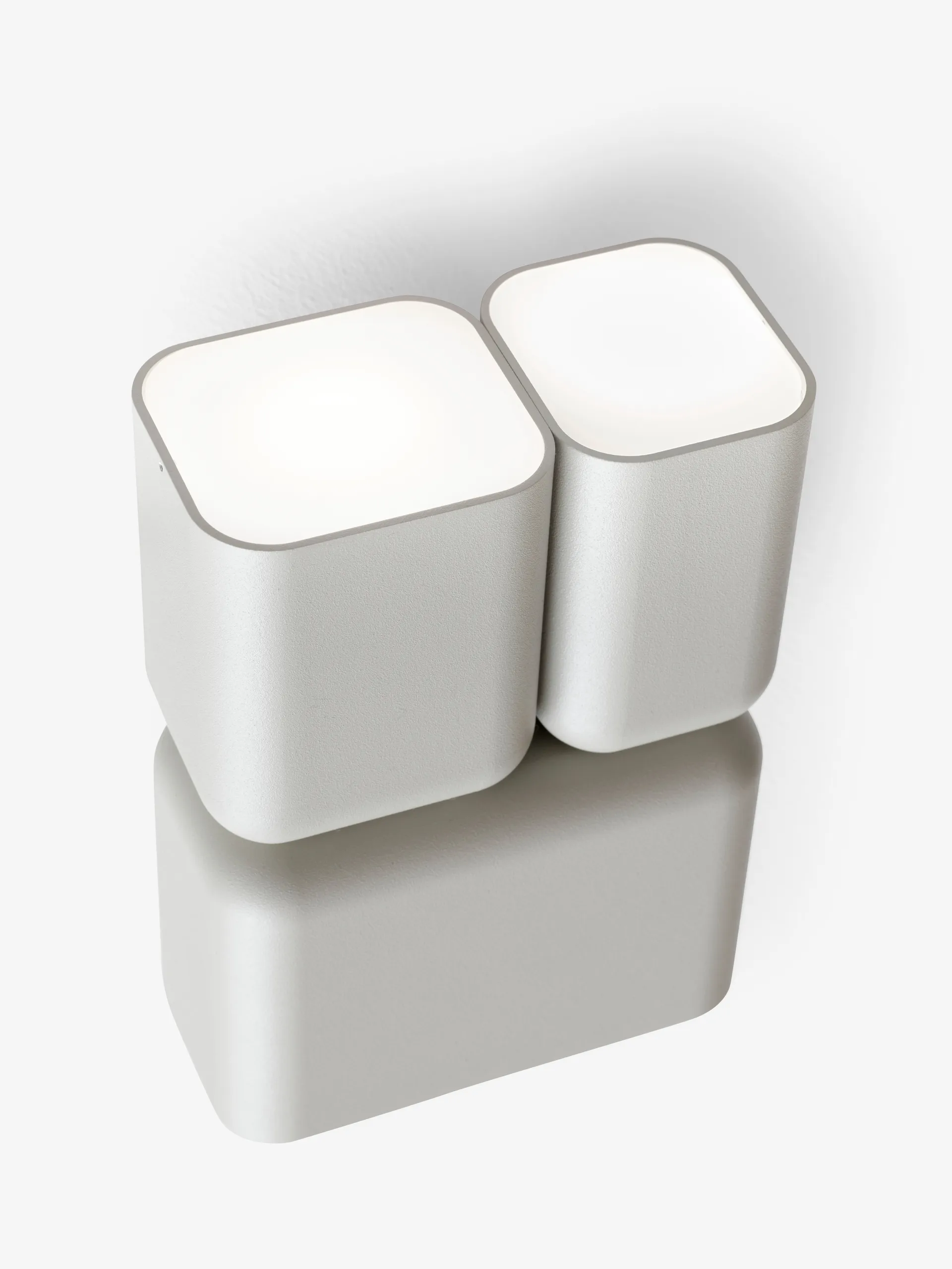 Tabata LN10 wandlamp, Silk grey &Tradition