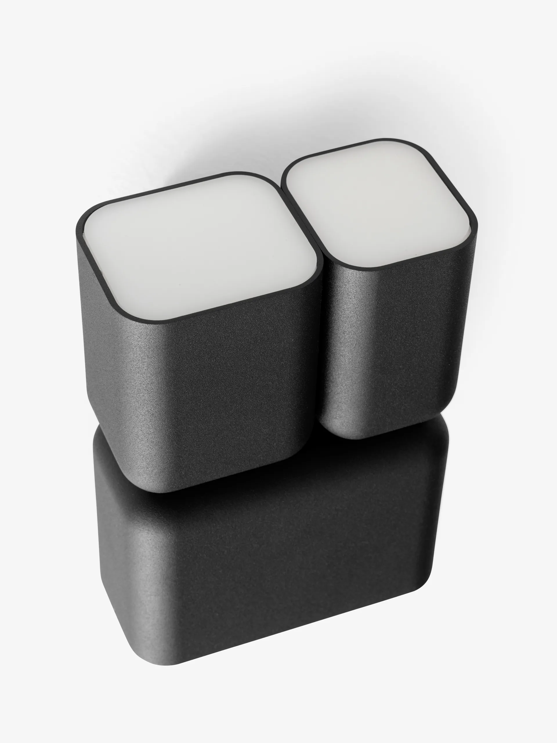 Tabata LN10 wandlamp, Zwart &Tradition