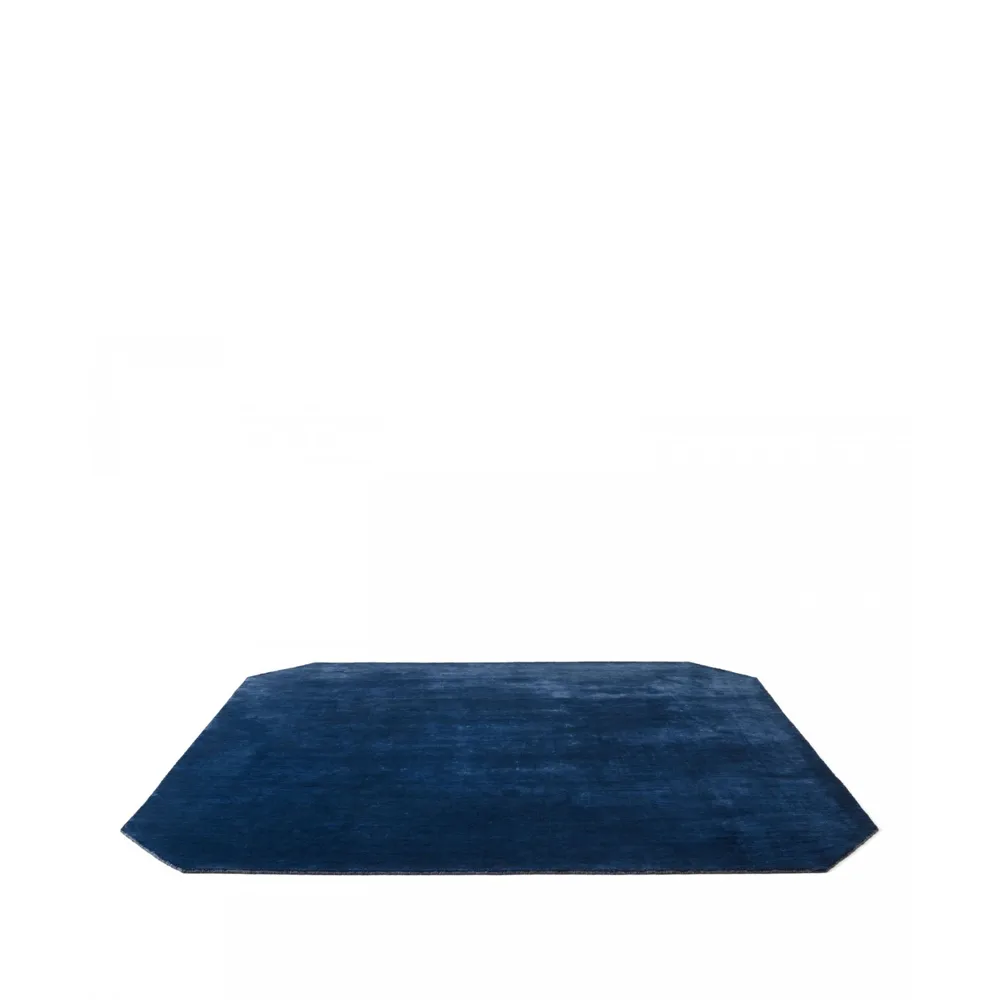 The Moor Rug AP8 vloerkleed, midnight blue &Tradition