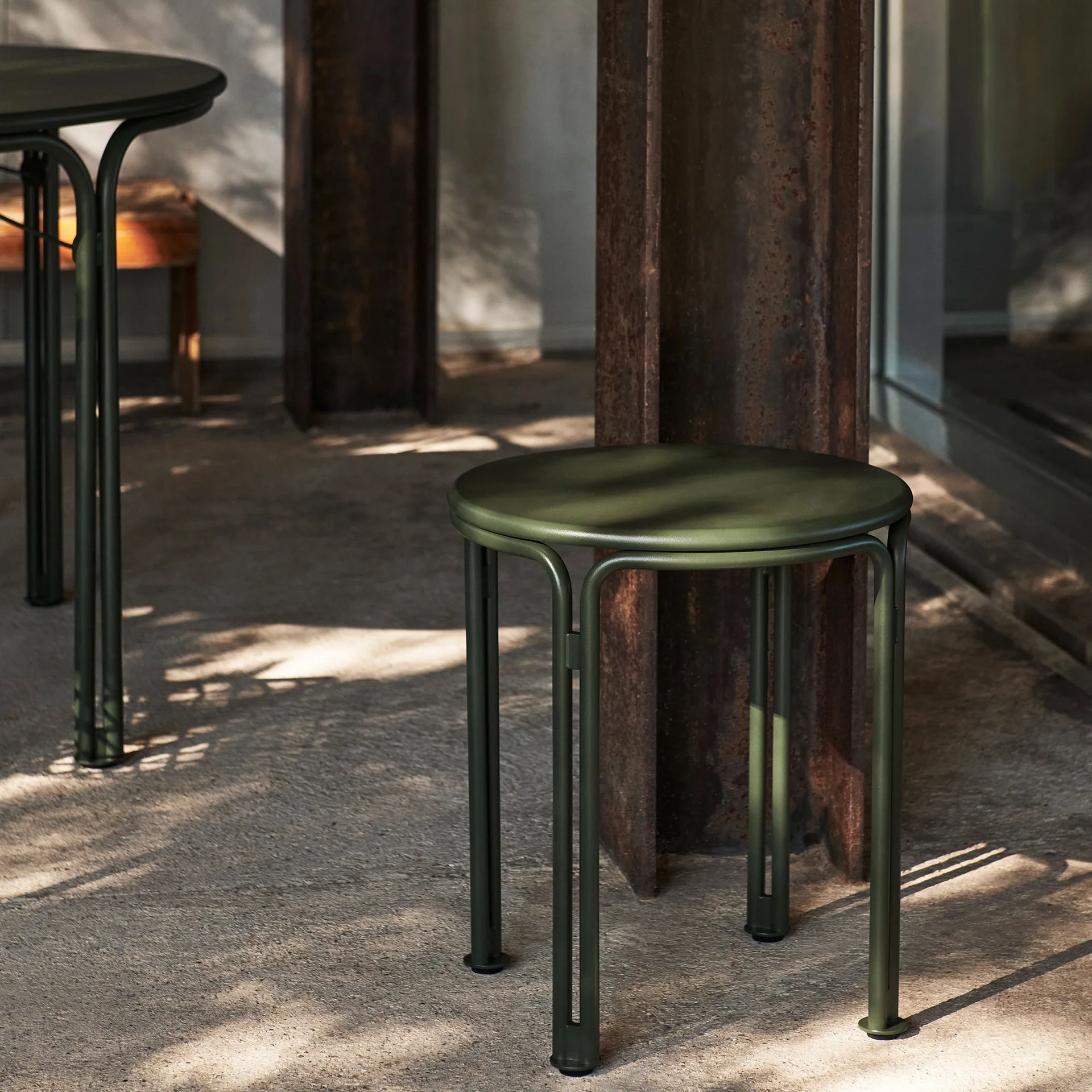 Thorvald SC102 bijzettafel, Bronze green &Tradition
