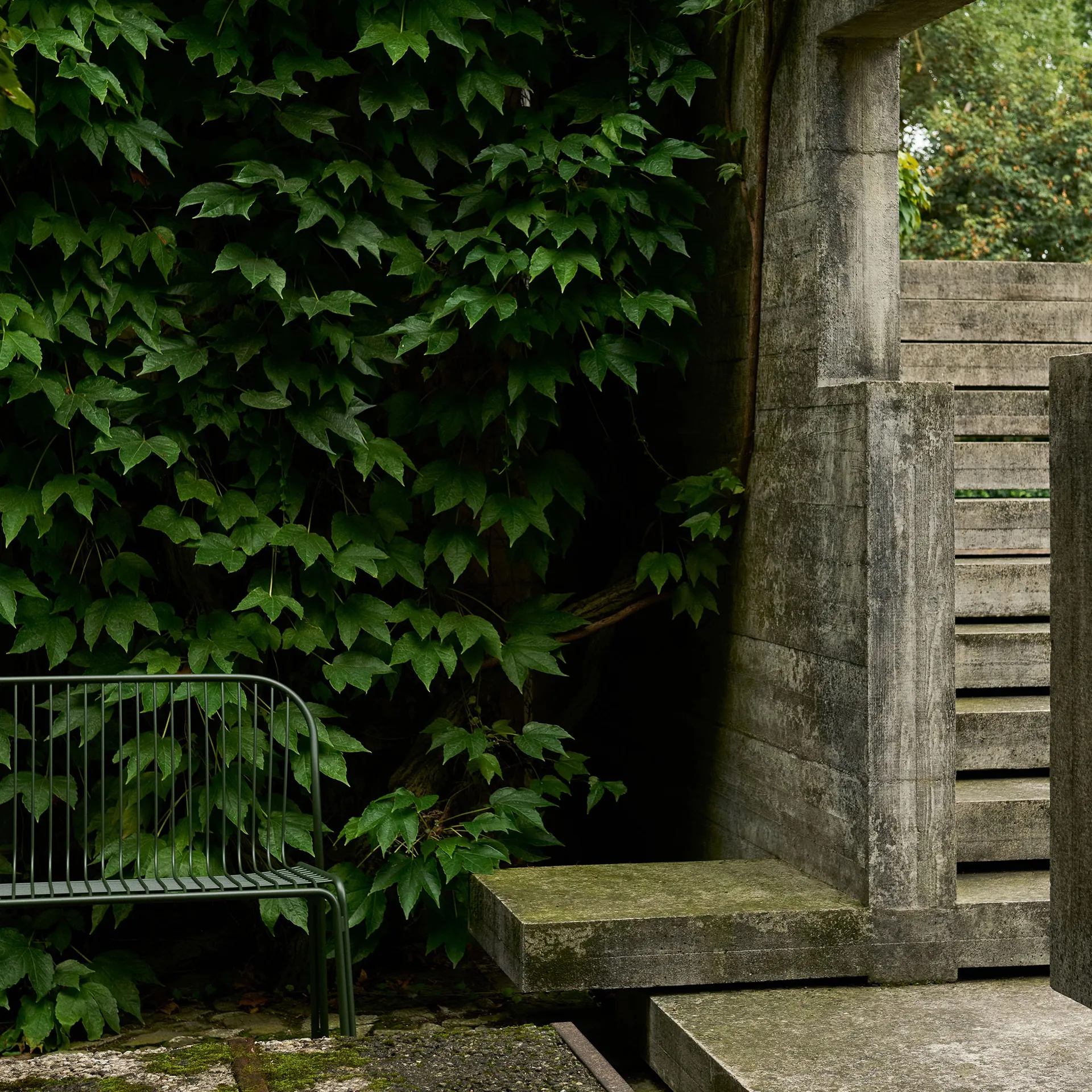 Thorvald SC111 bank, Bronze green, 129 cm &Tradition