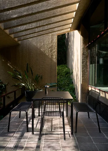 Thorvald SC111 bank - Warm black, 129 cm - &Tradition