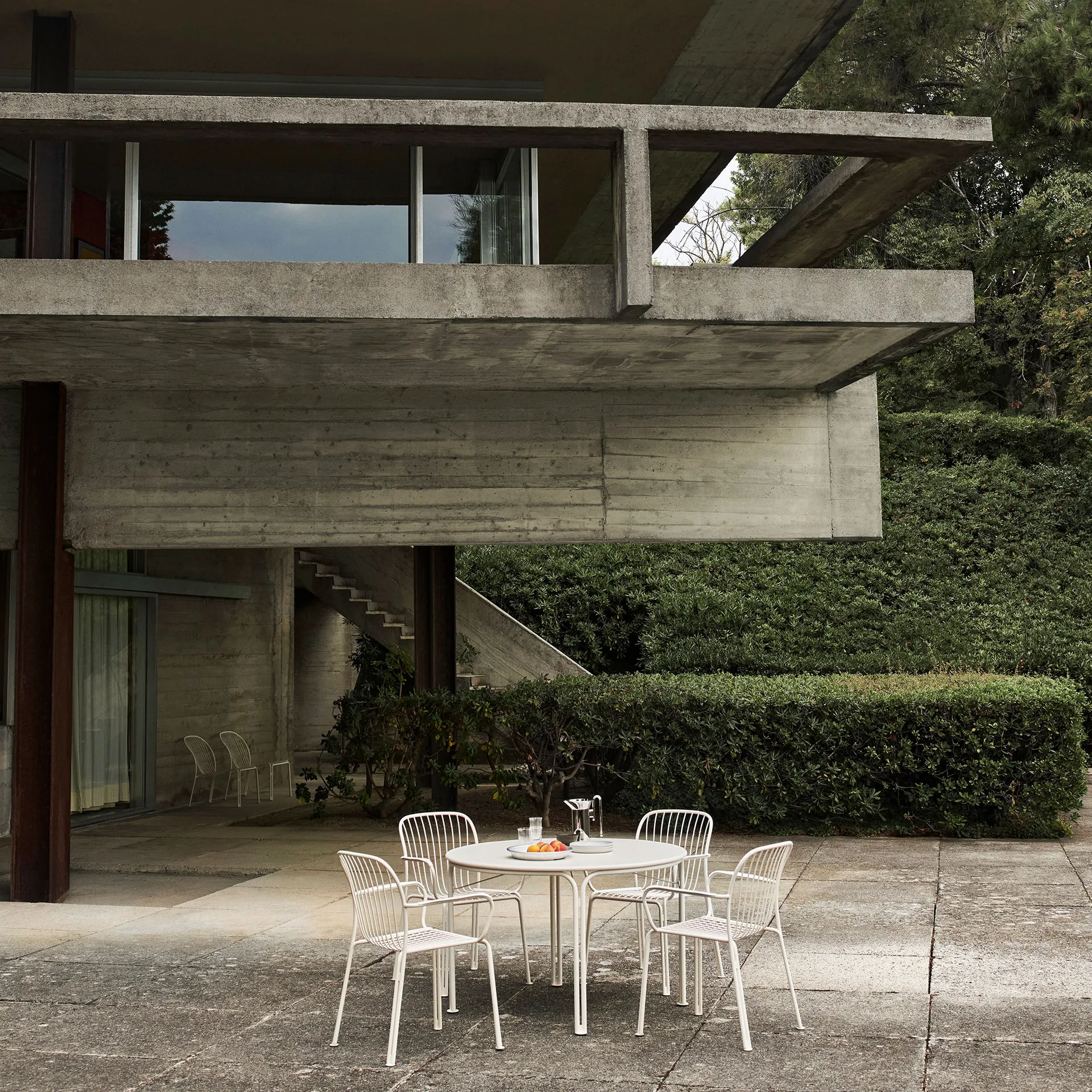 Thorvald SC98 eettafel Ø115 cm, Ivory &Tradition