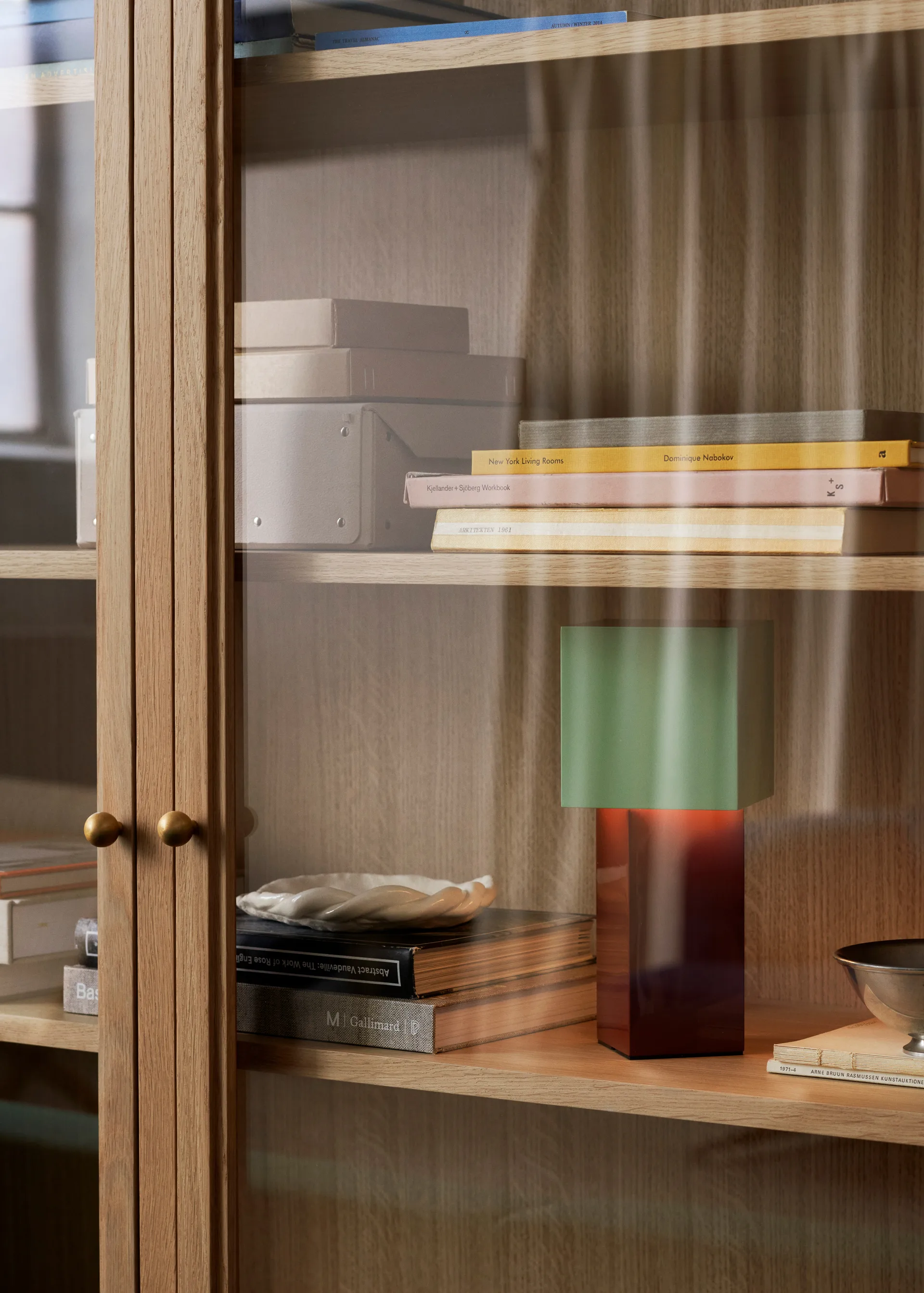 Trace SC88 vitrinekast 120x192x40 cm, Natural natural oak &Tradition