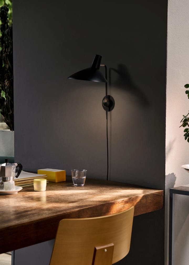 Tripod HM12 wandlamp, Matt black &Tradition