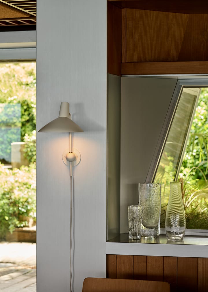 Tripod HM12 wandlamp, Matt white &Tradition